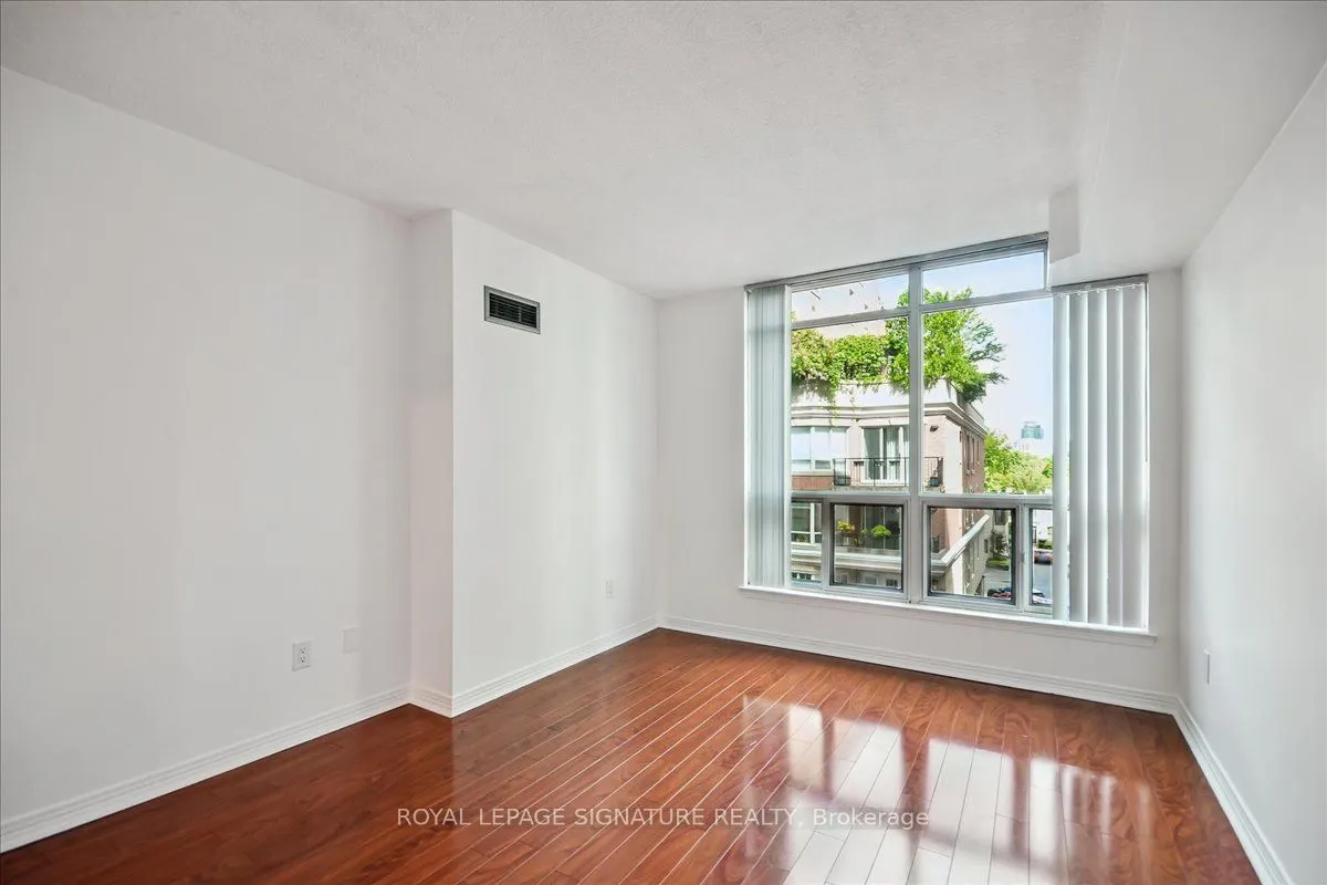 942 Yonge Street, #410