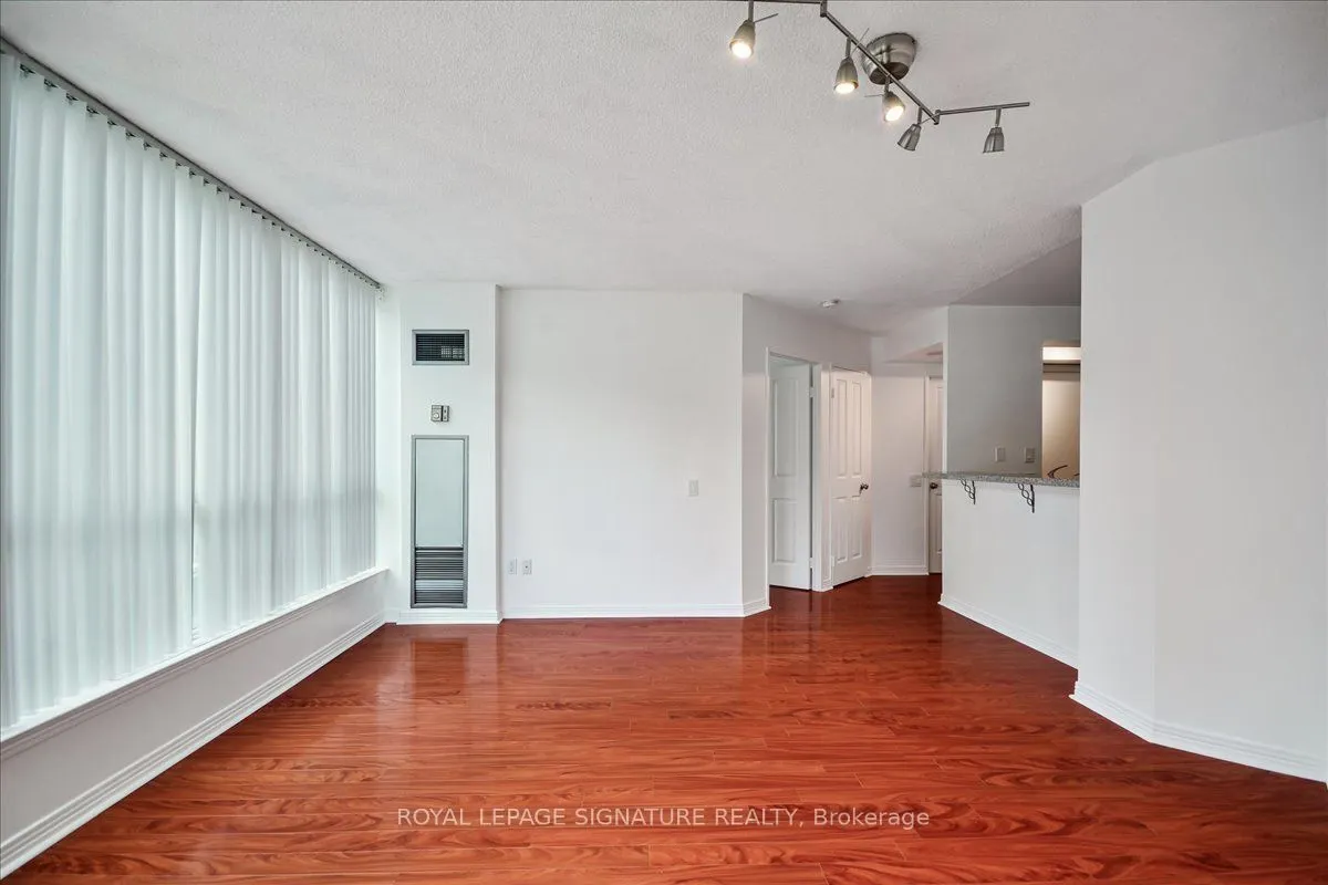 942 Yonge Street, #410