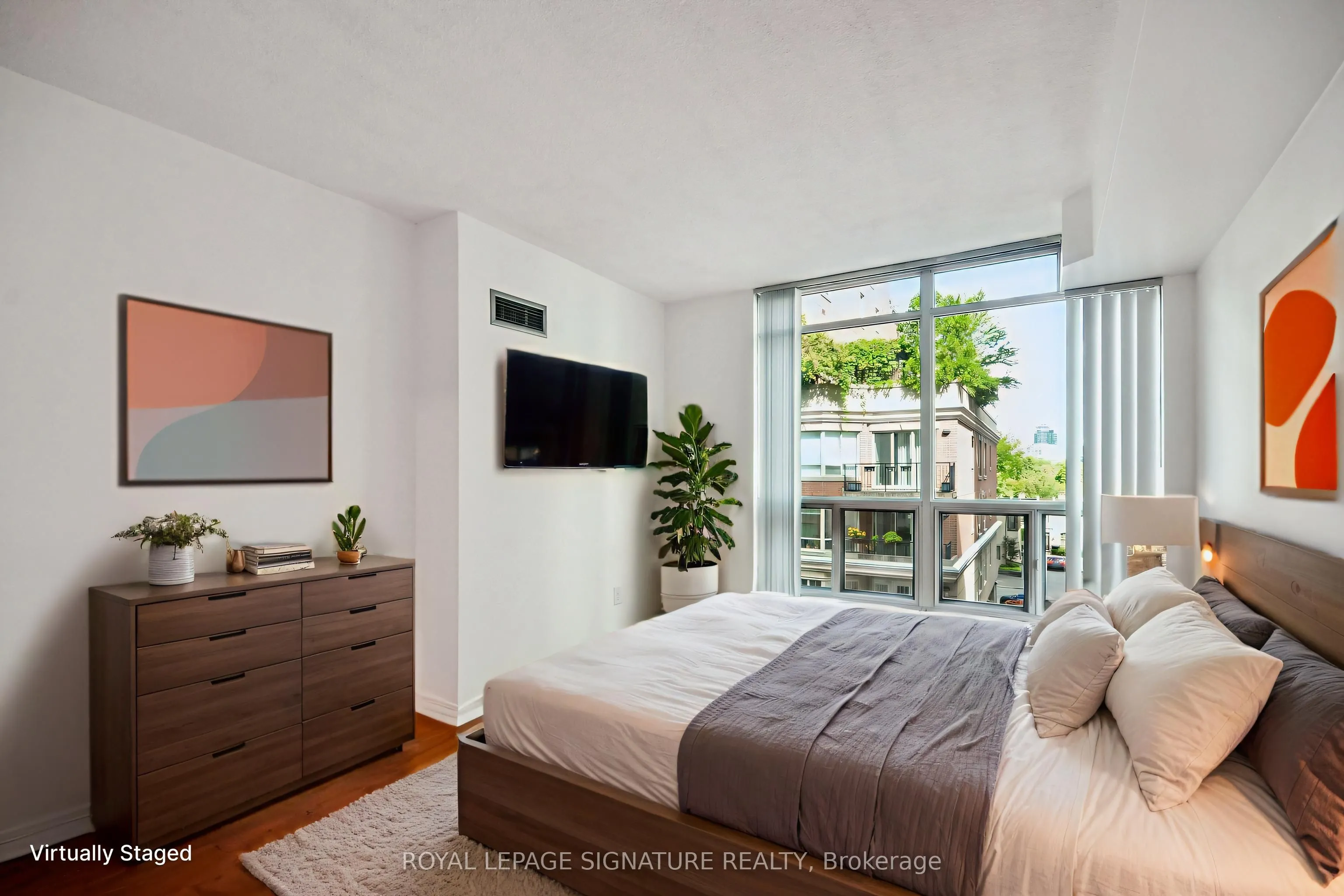 942 Yonge Street, #410
