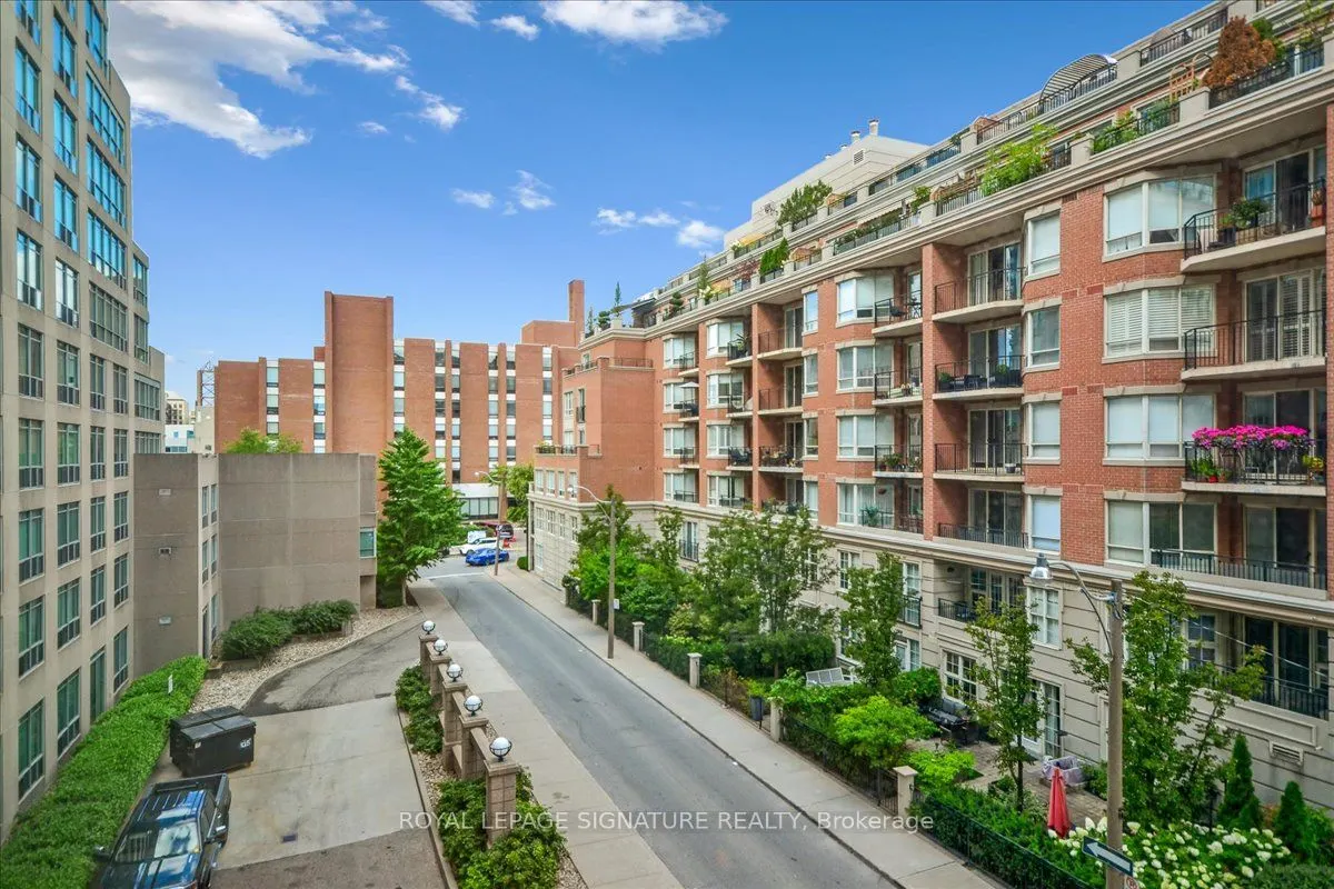 942 Yonge Street, #410