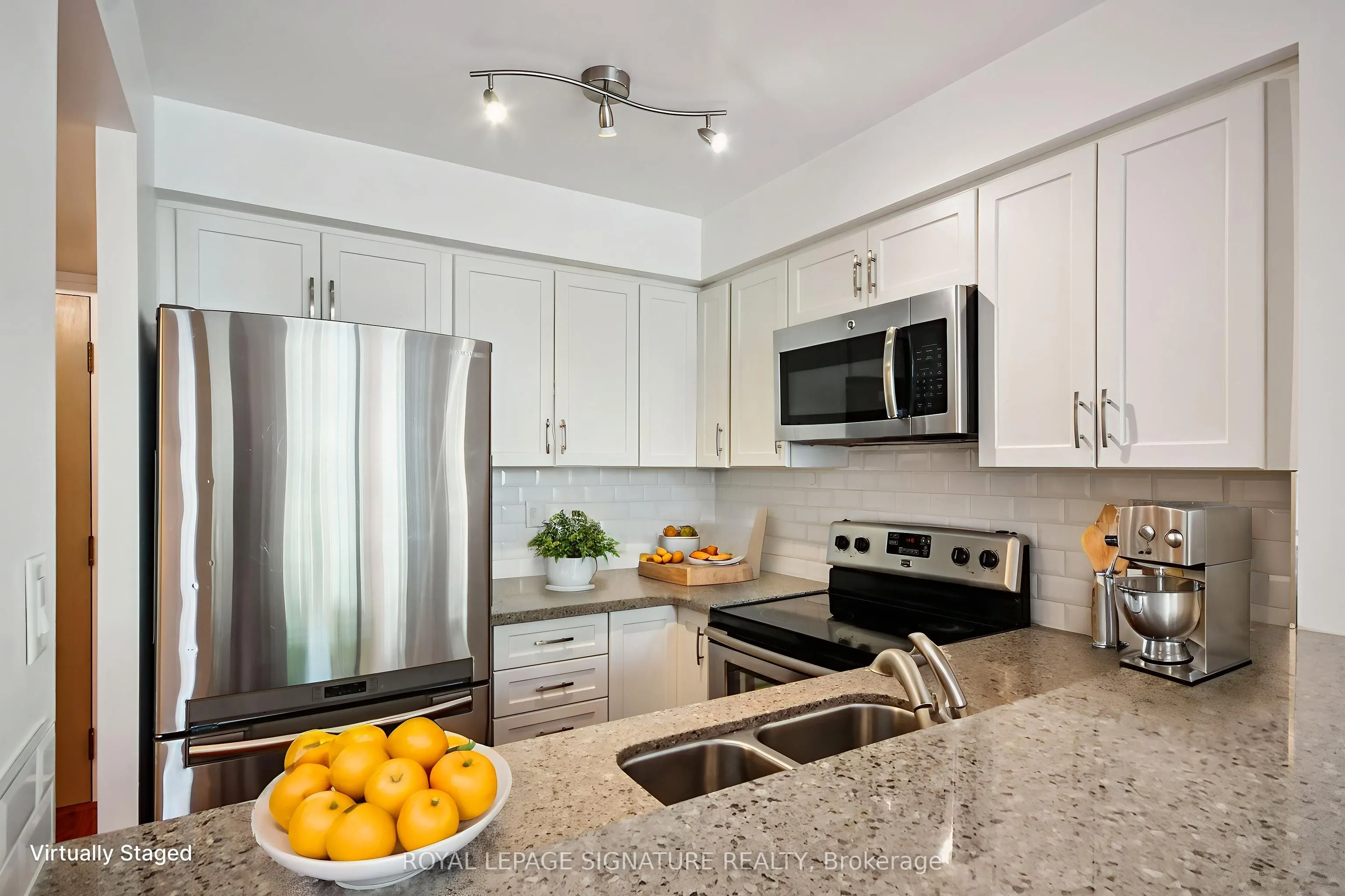 942 Yonge Street, #410