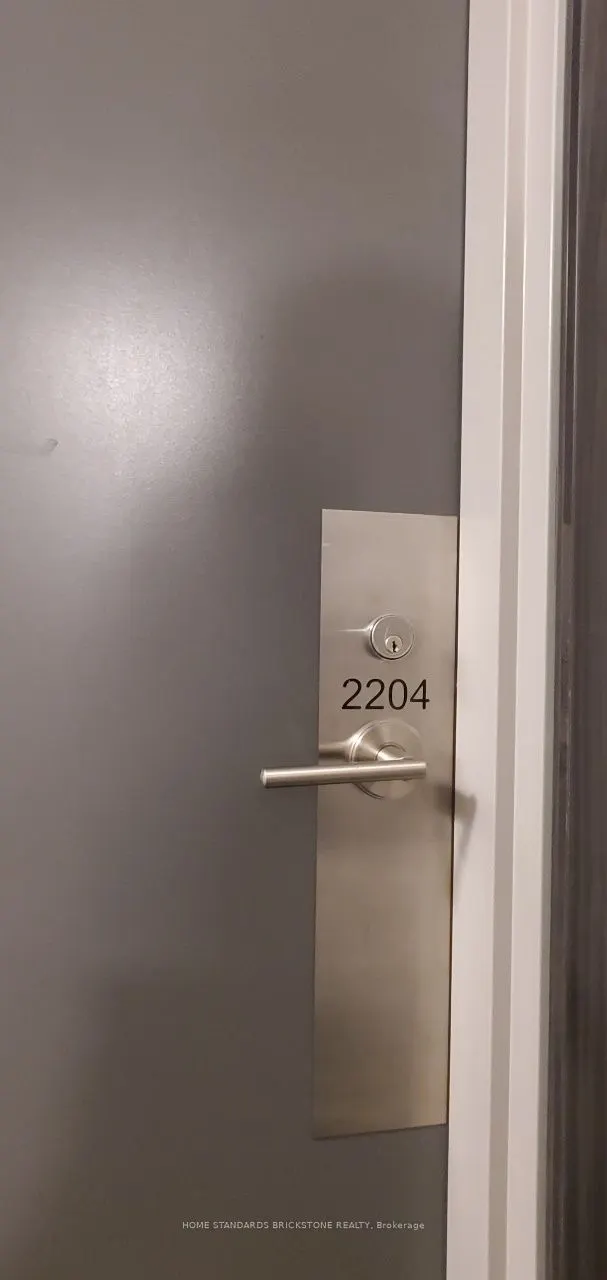 38 Forest Manor Road, #2204