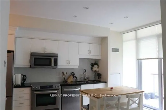 23 Rean Drive, #207