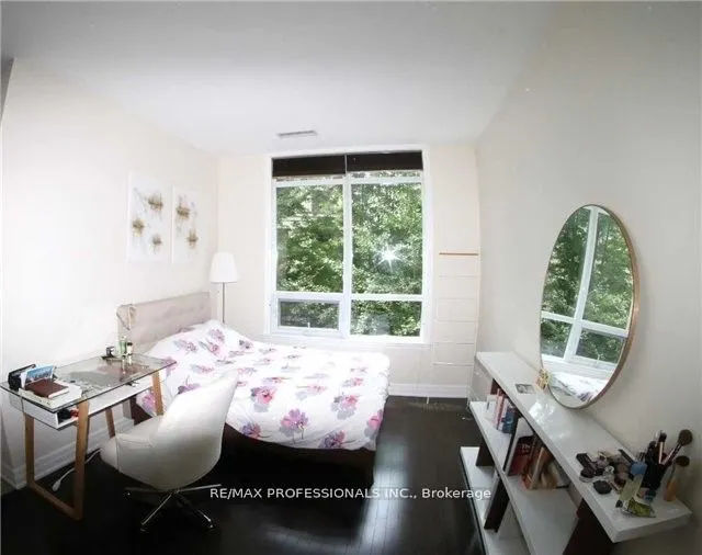 23 Rean Drive, #207
