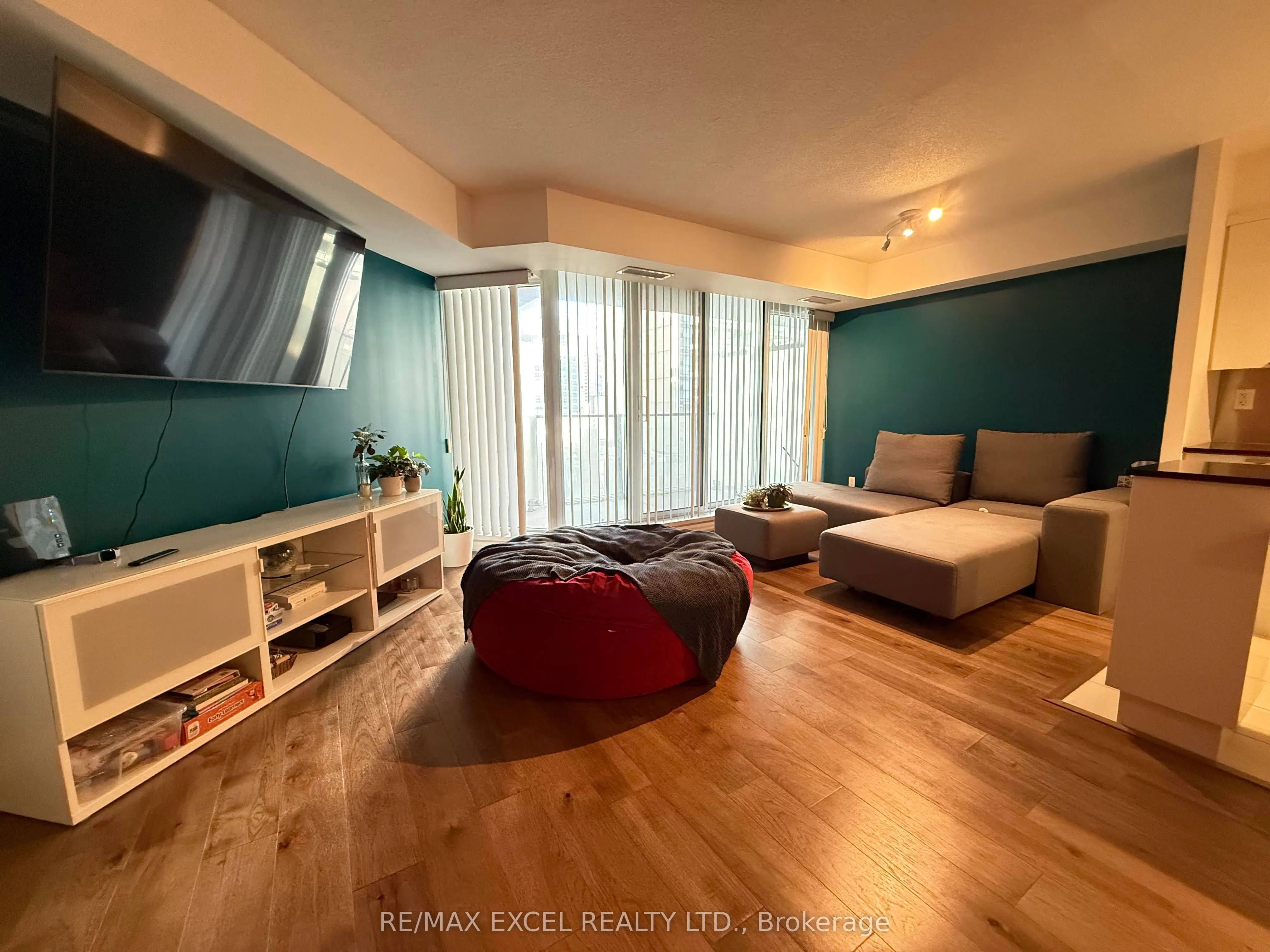 111 Elizabeth Street, #801