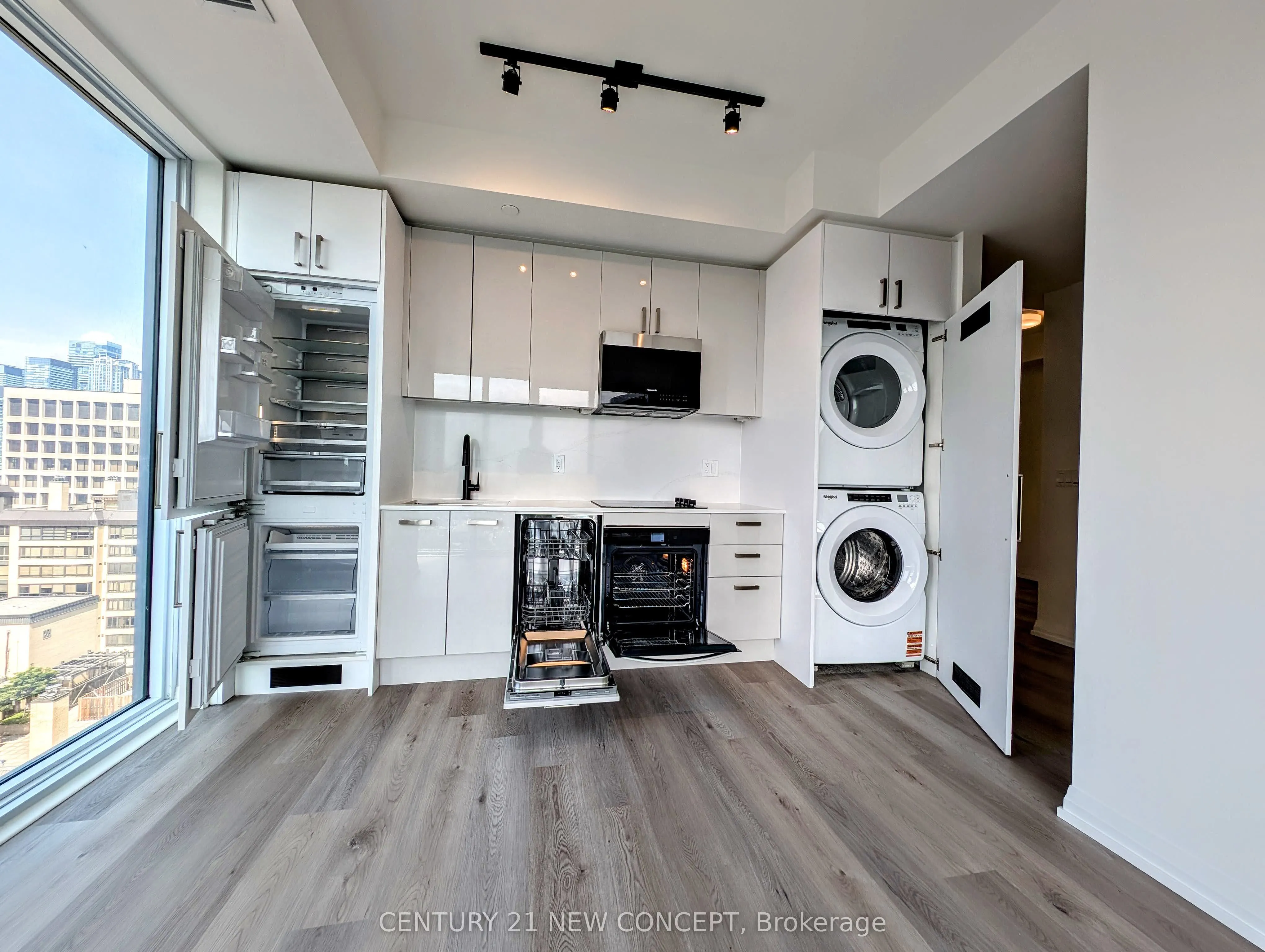 280 Dundas Street W, #2802