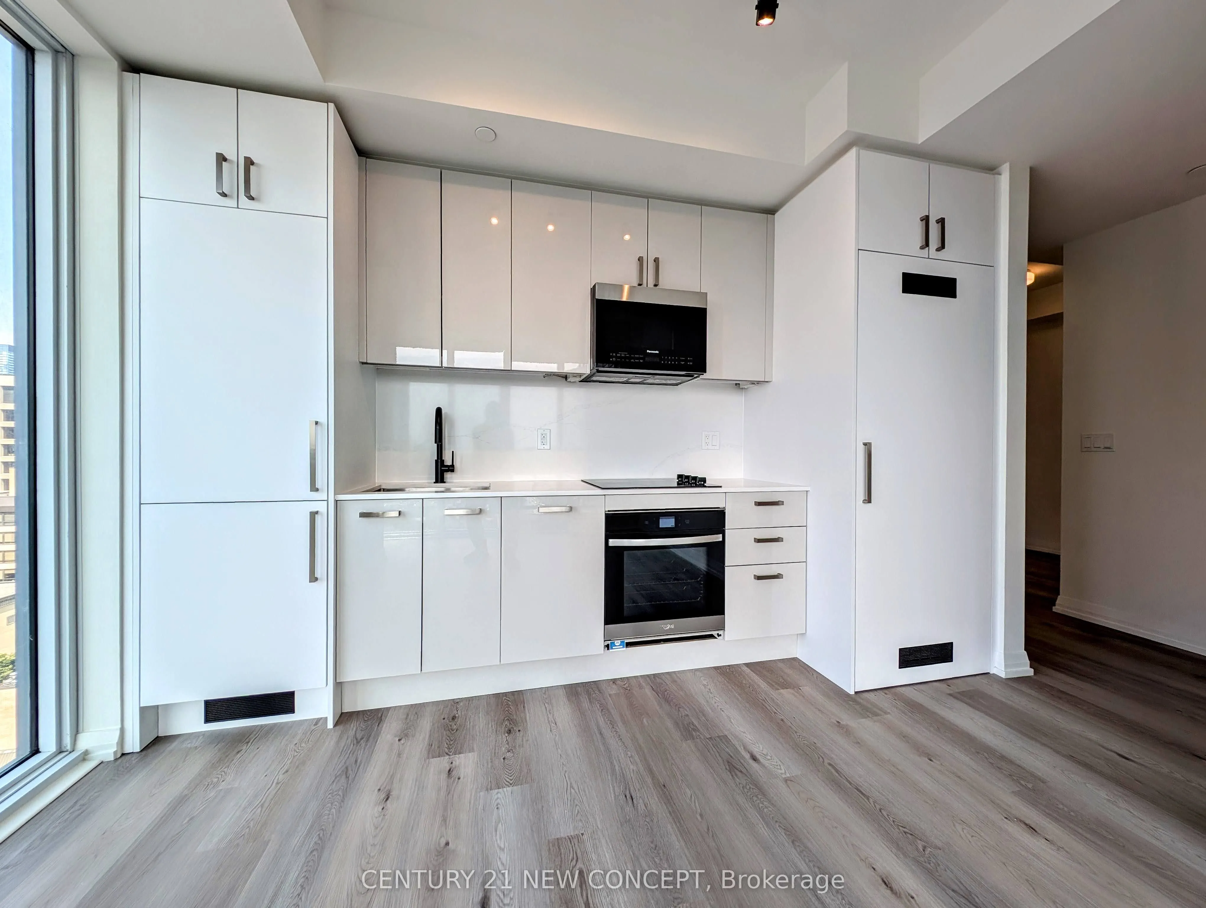 280 Dundas Street W, #2802