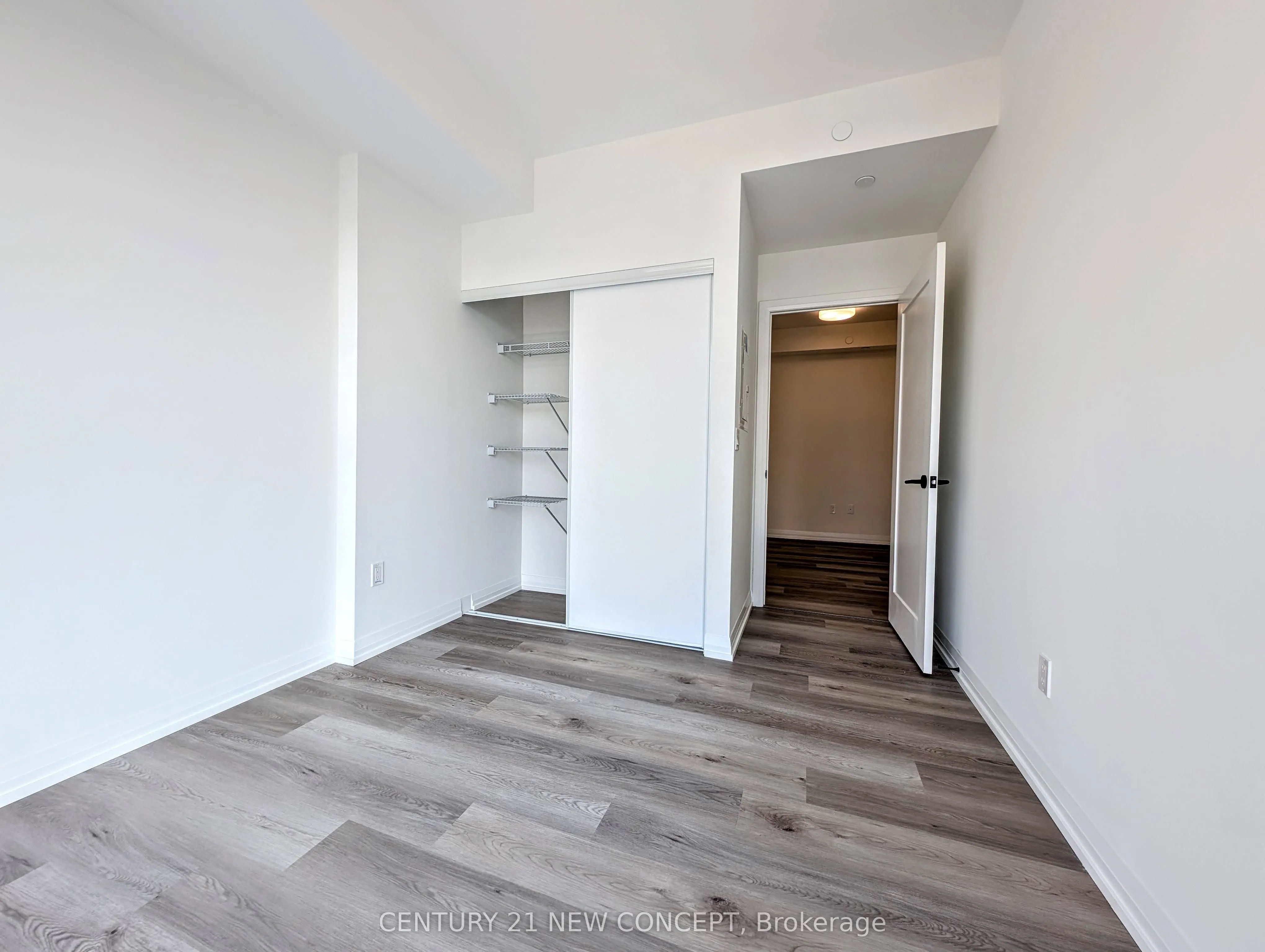 280 Dundas Street W, #2802