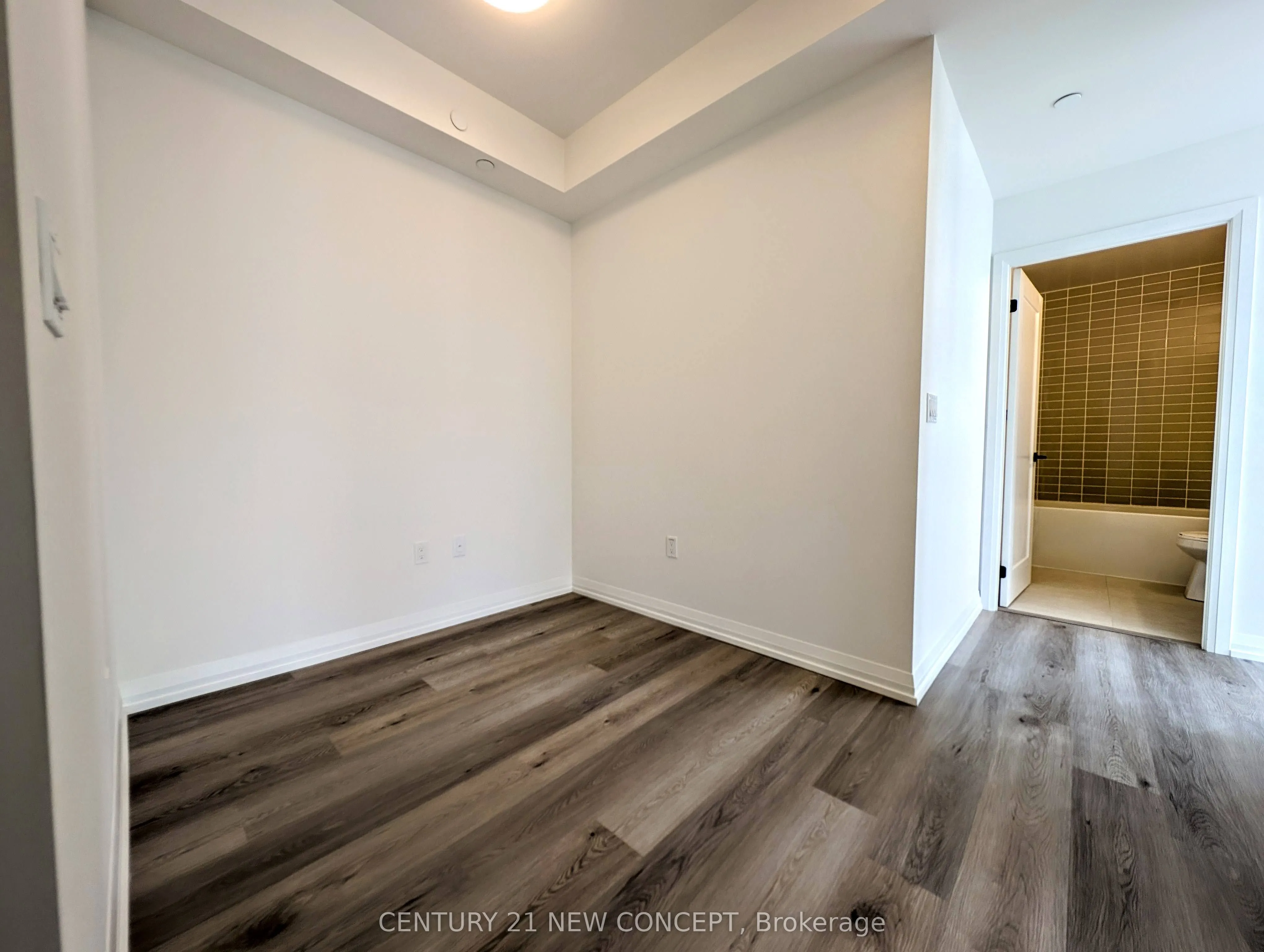 280 Dundas Street W, #2802