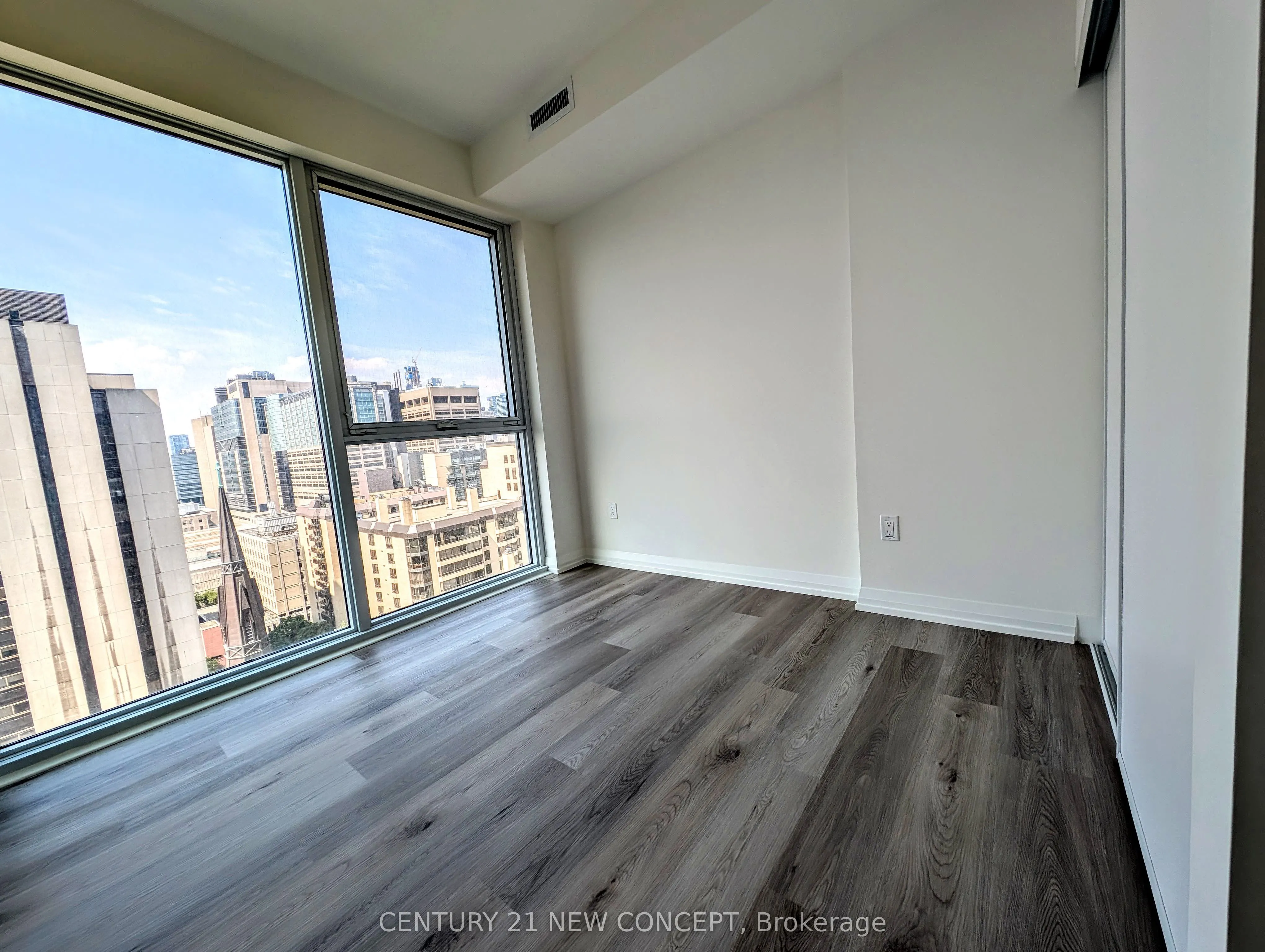 280 Dundas Street W, #2802