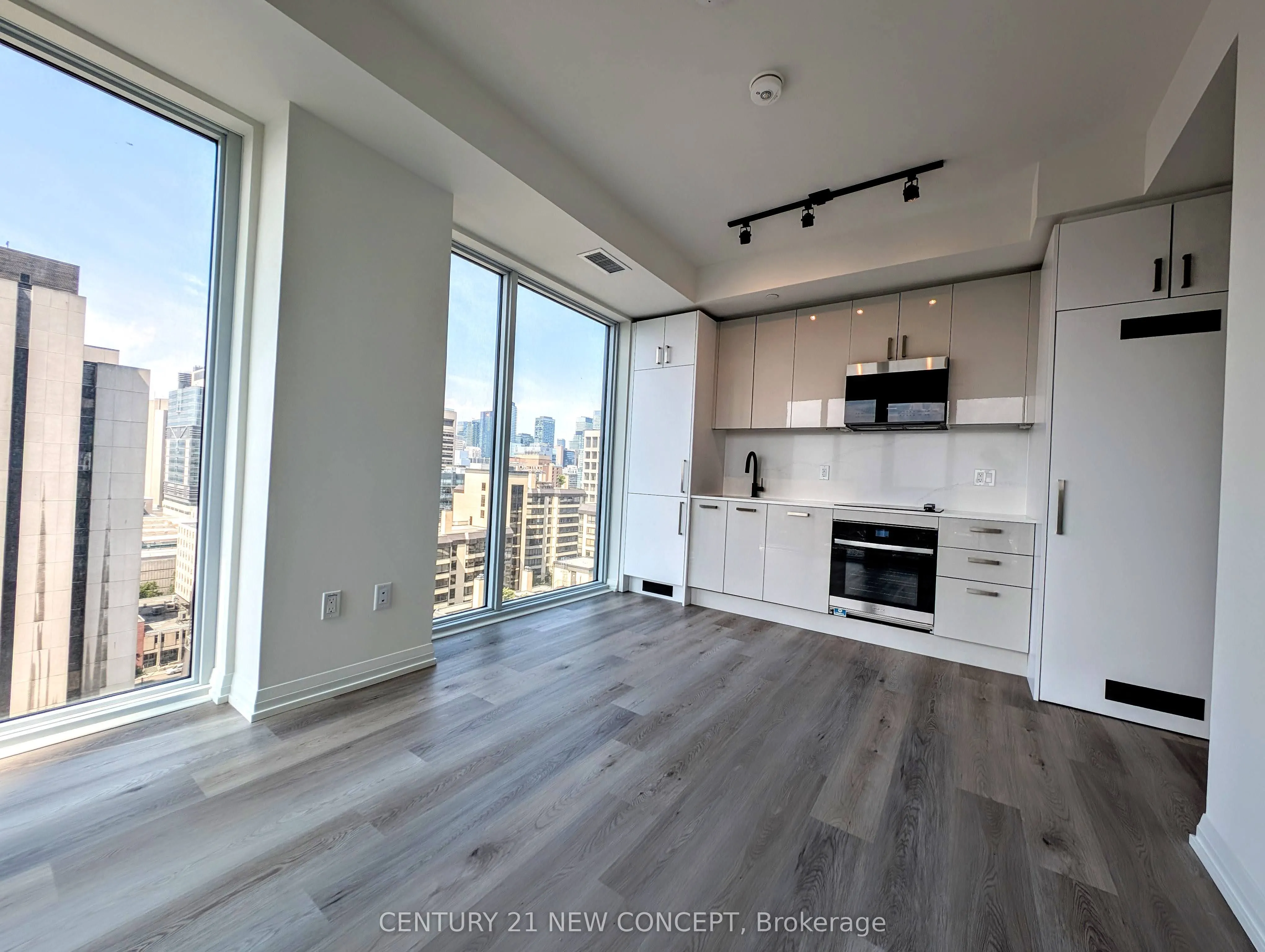 280 Dundas Street W, #2802
