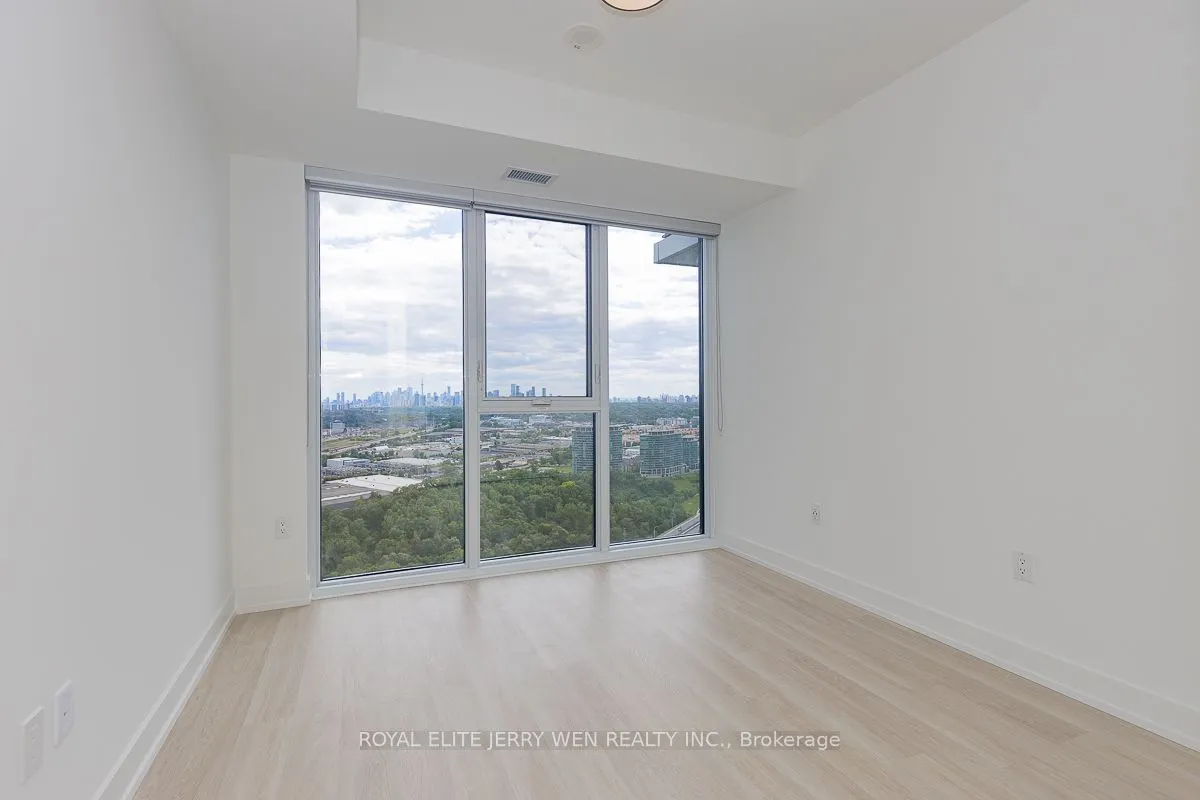 30 Inn On The Park Drive, #3410