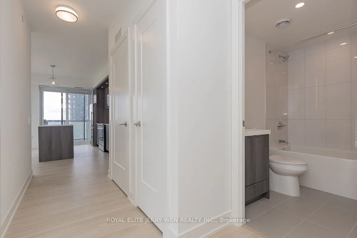 30 Inn On The Park Drive, #3410