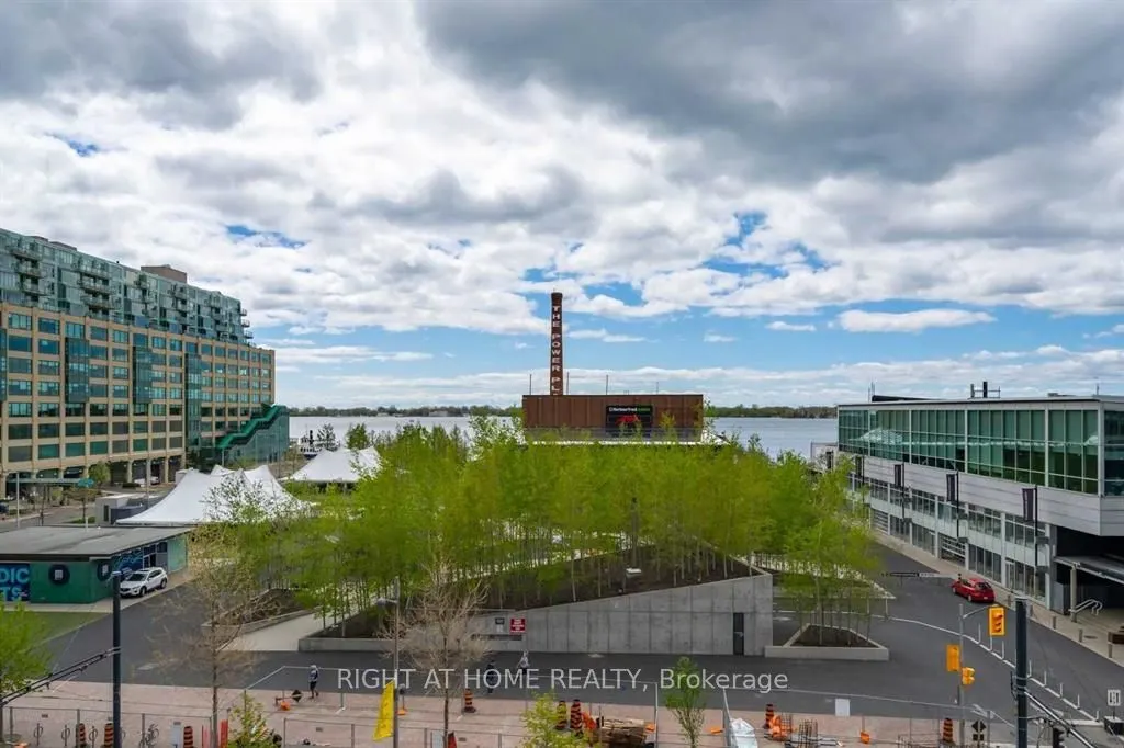 218 Queens Quay W, #407