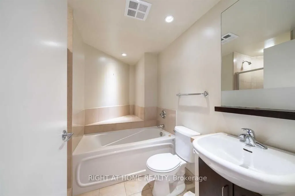 218 Queens Quay W, #407