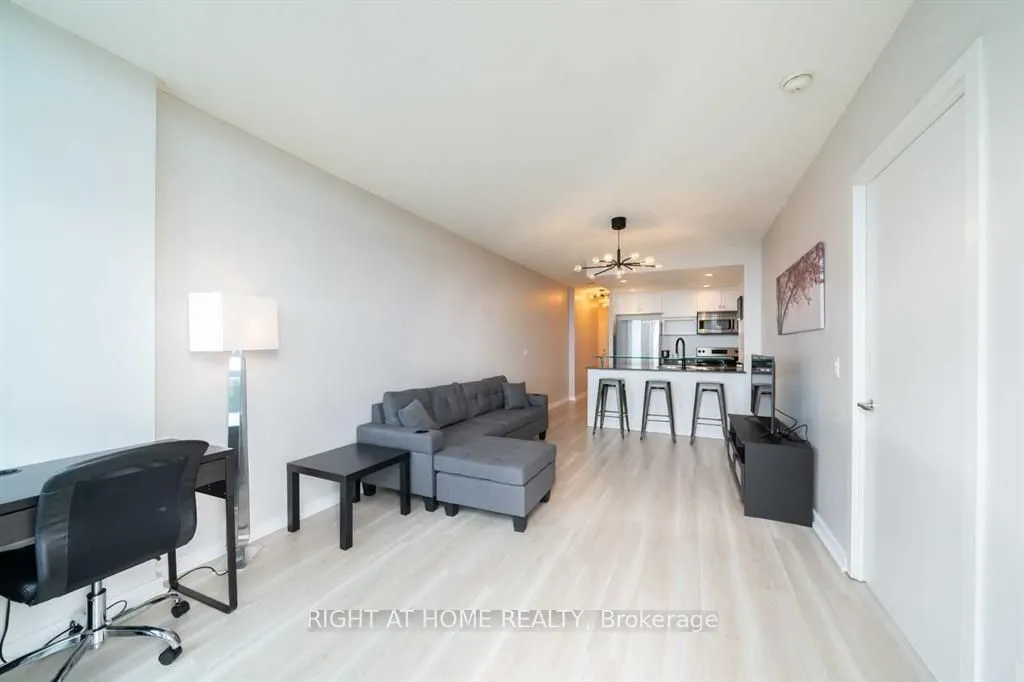 218 Queens Quay W, #407