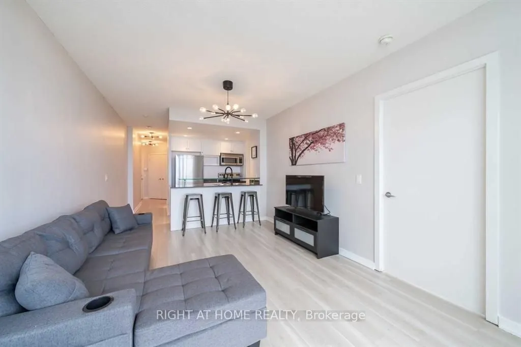 218 Queens Quay W, #407