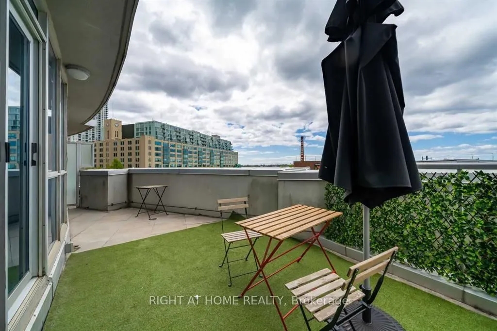 218 Queens Quay W, #407
