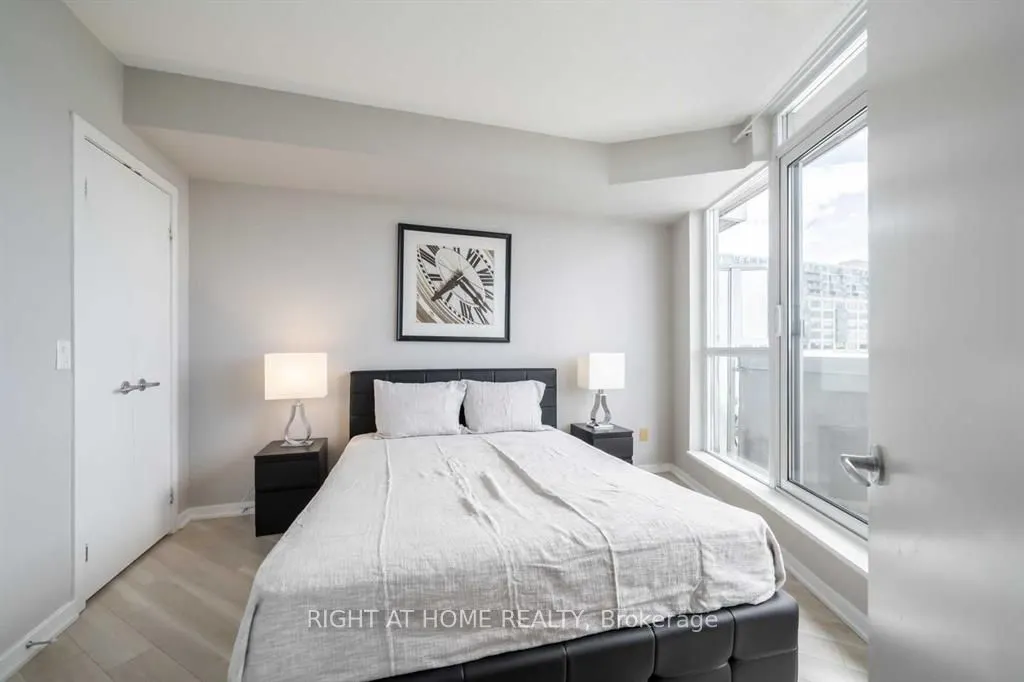 218 Queens Quay W, #407