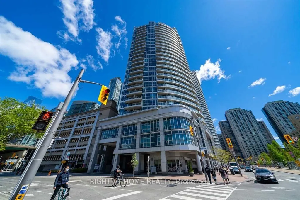 218 Queens Quay W, #407