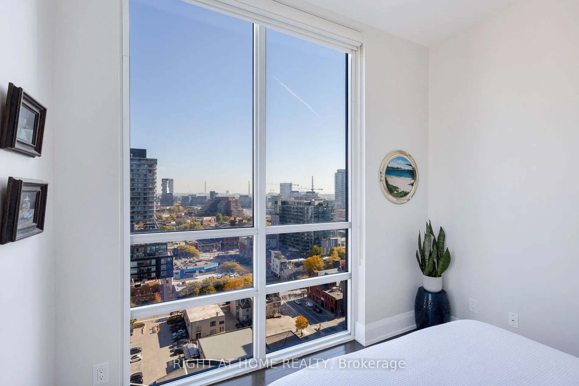 460 Adelaide Street E, #PH 216