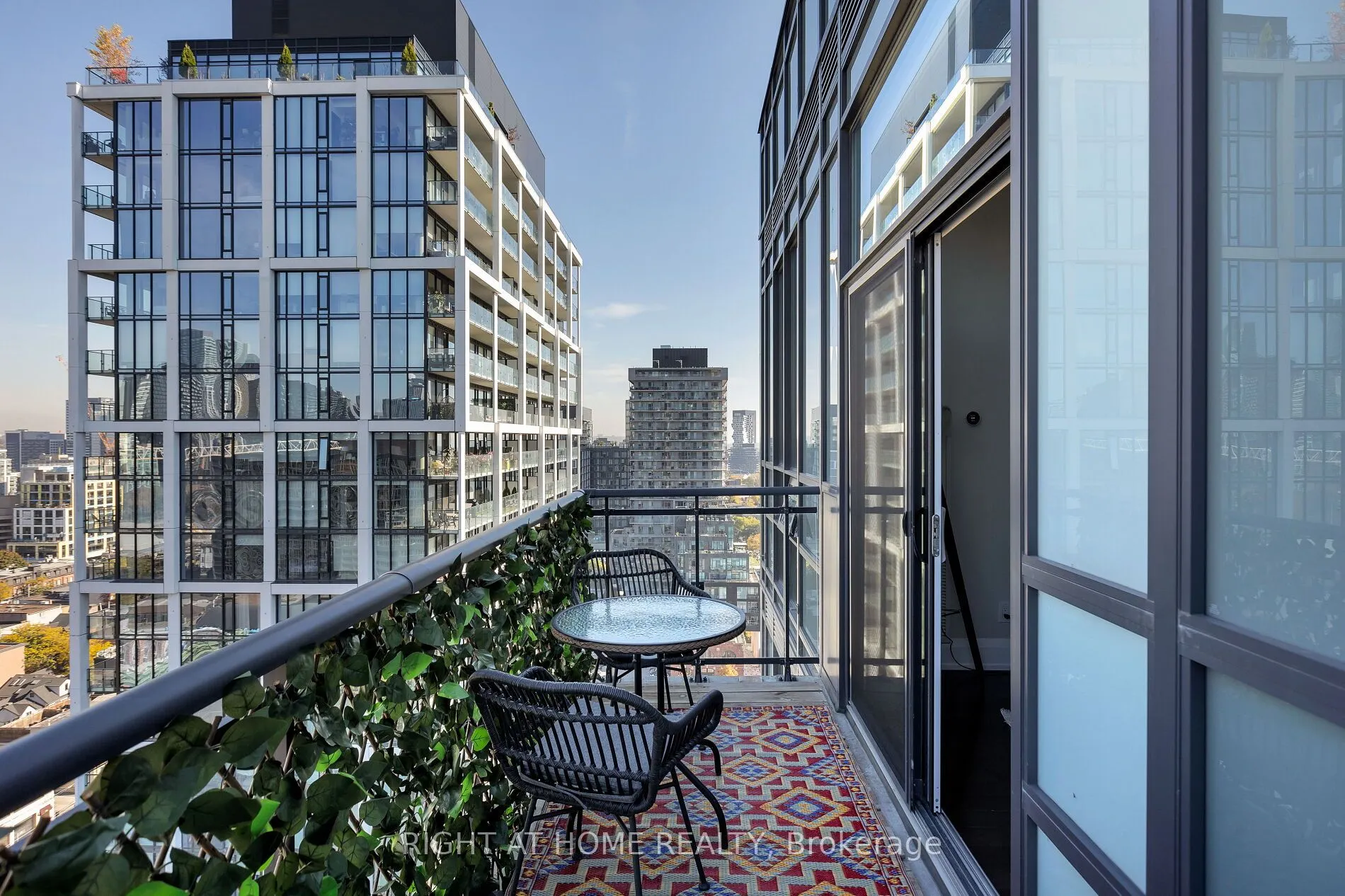 460 Adelaide Street E, #PH 216