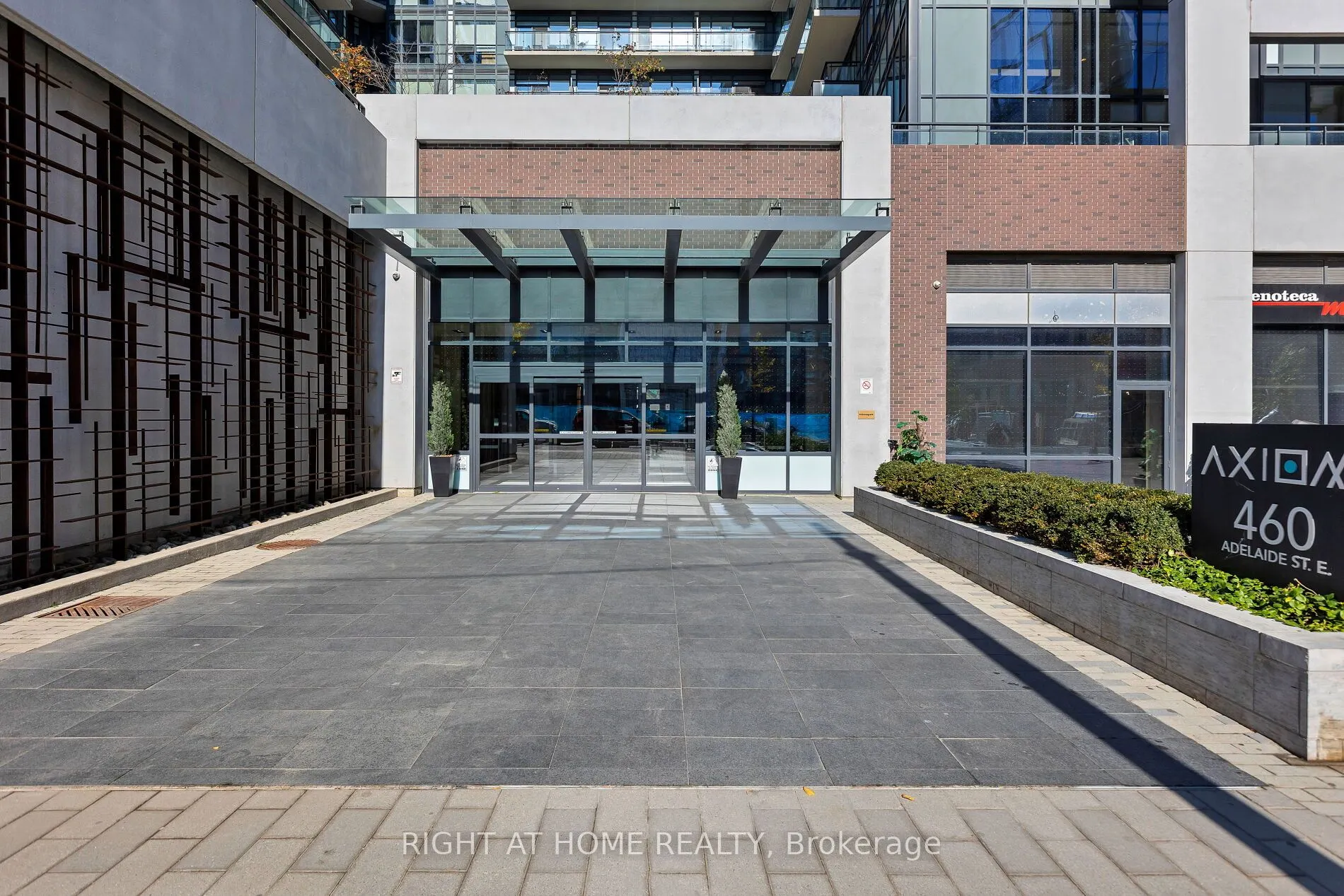 460 Adelaide Street E, #PH 216