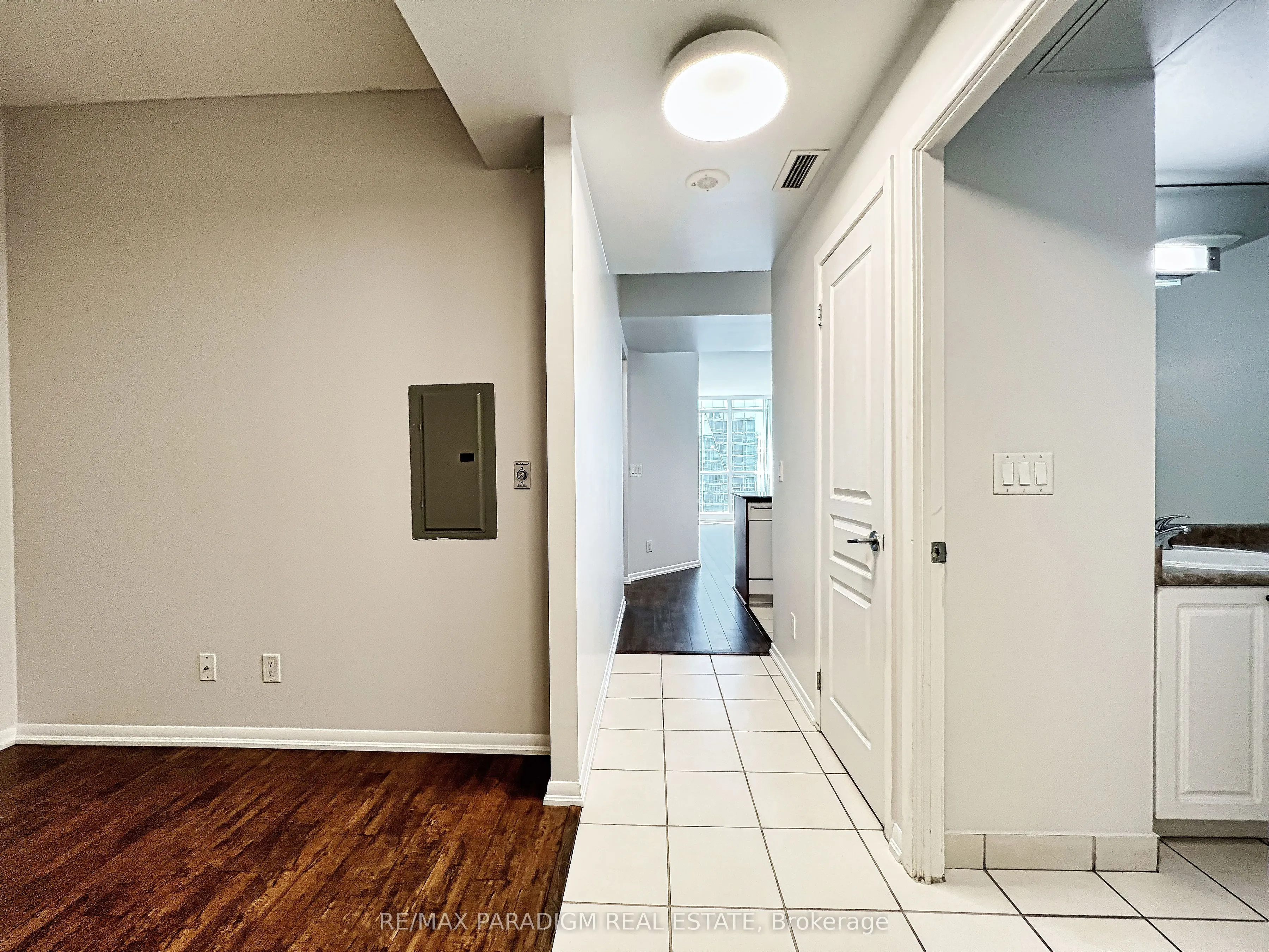 18 Yonge Street, #3713