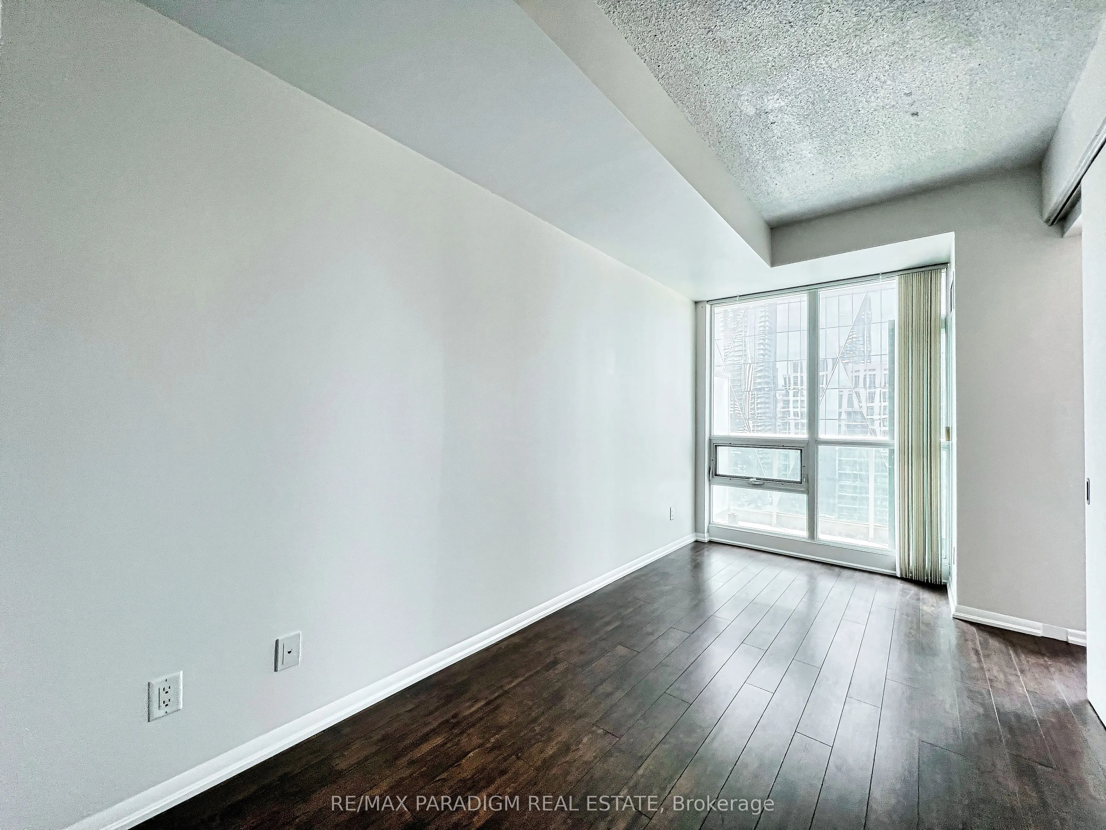 18 Yonge Street, #3713