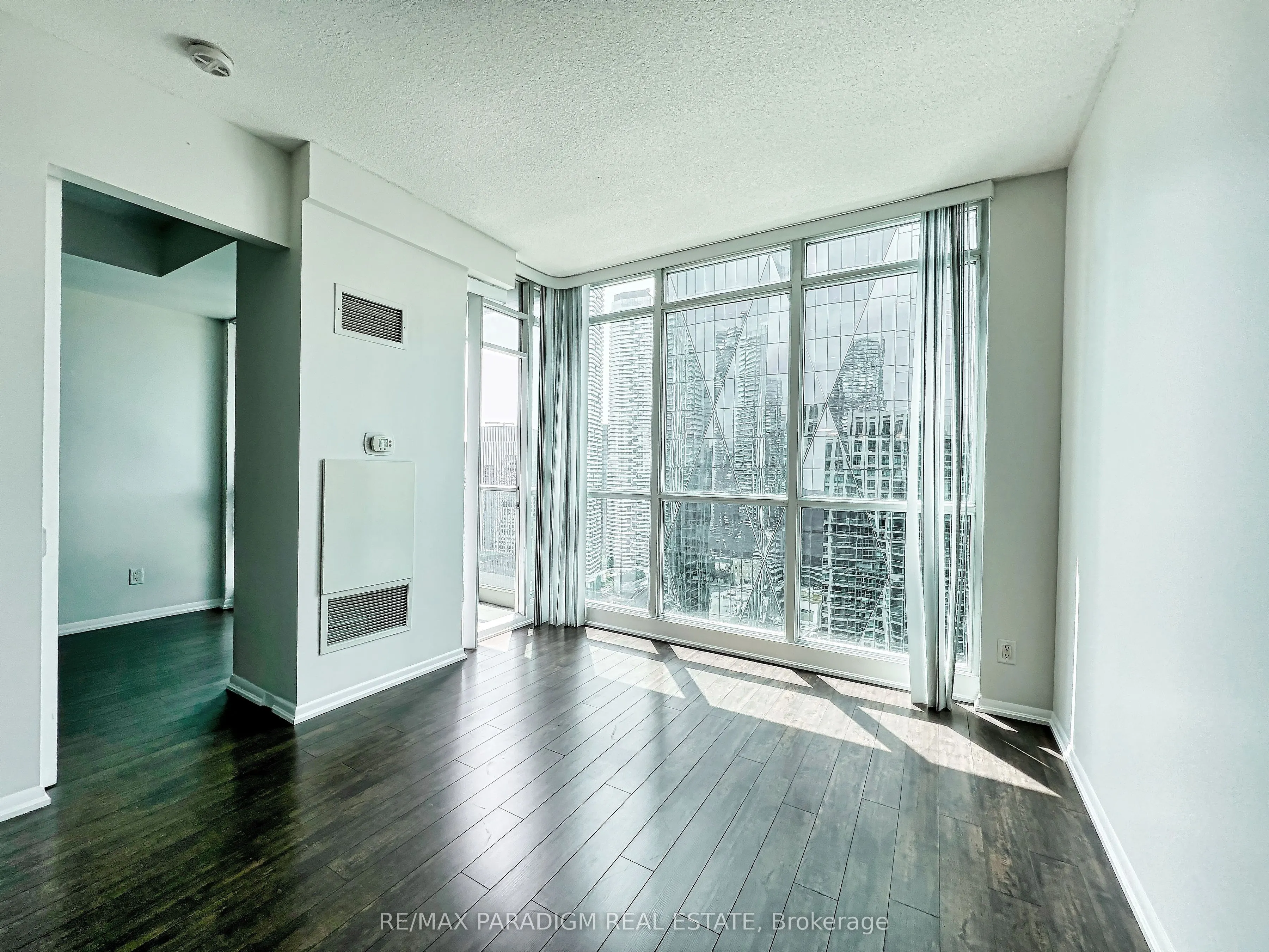 18 Yonge Street, #3713