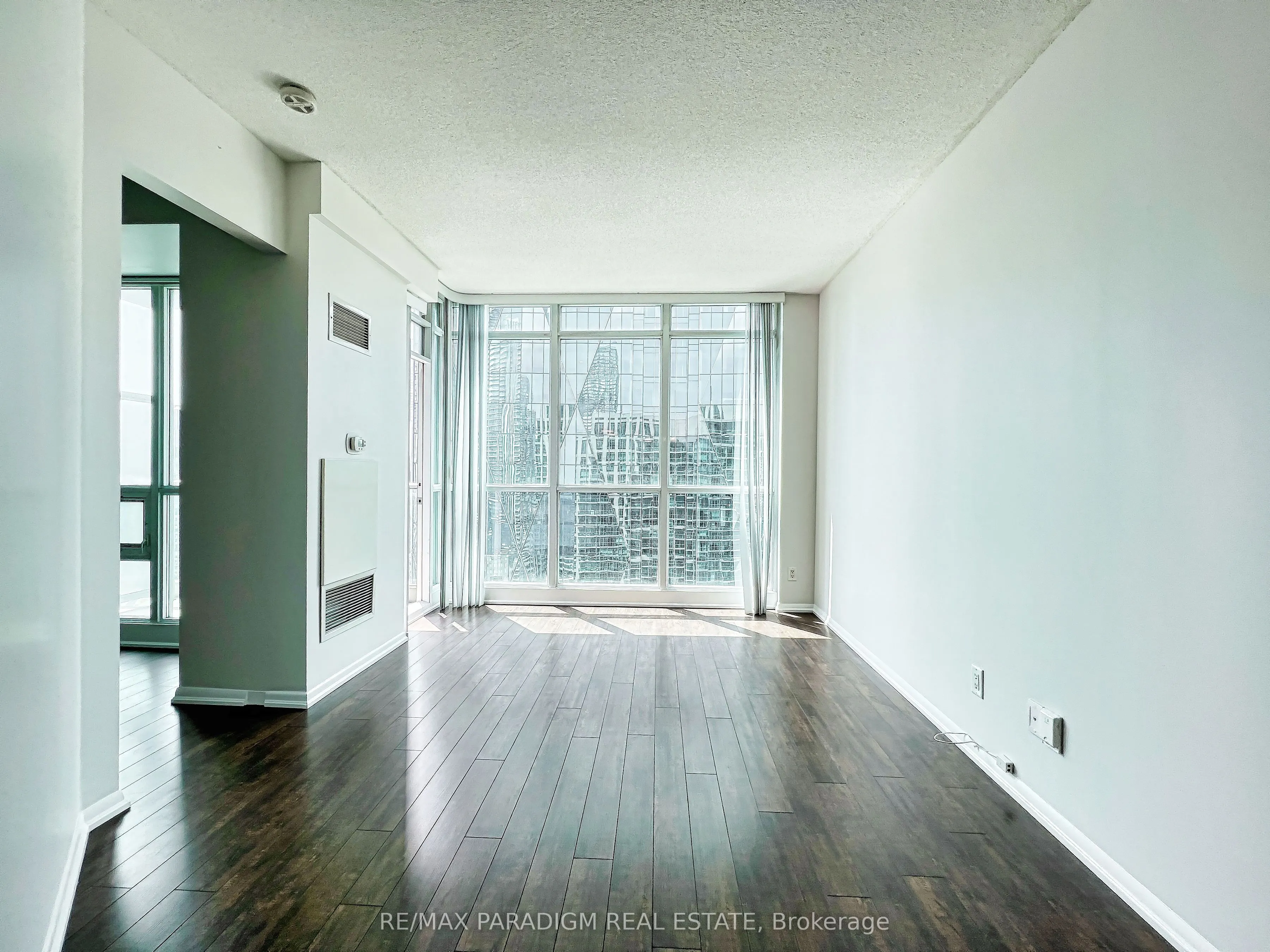 18 Yonge Street, #3713