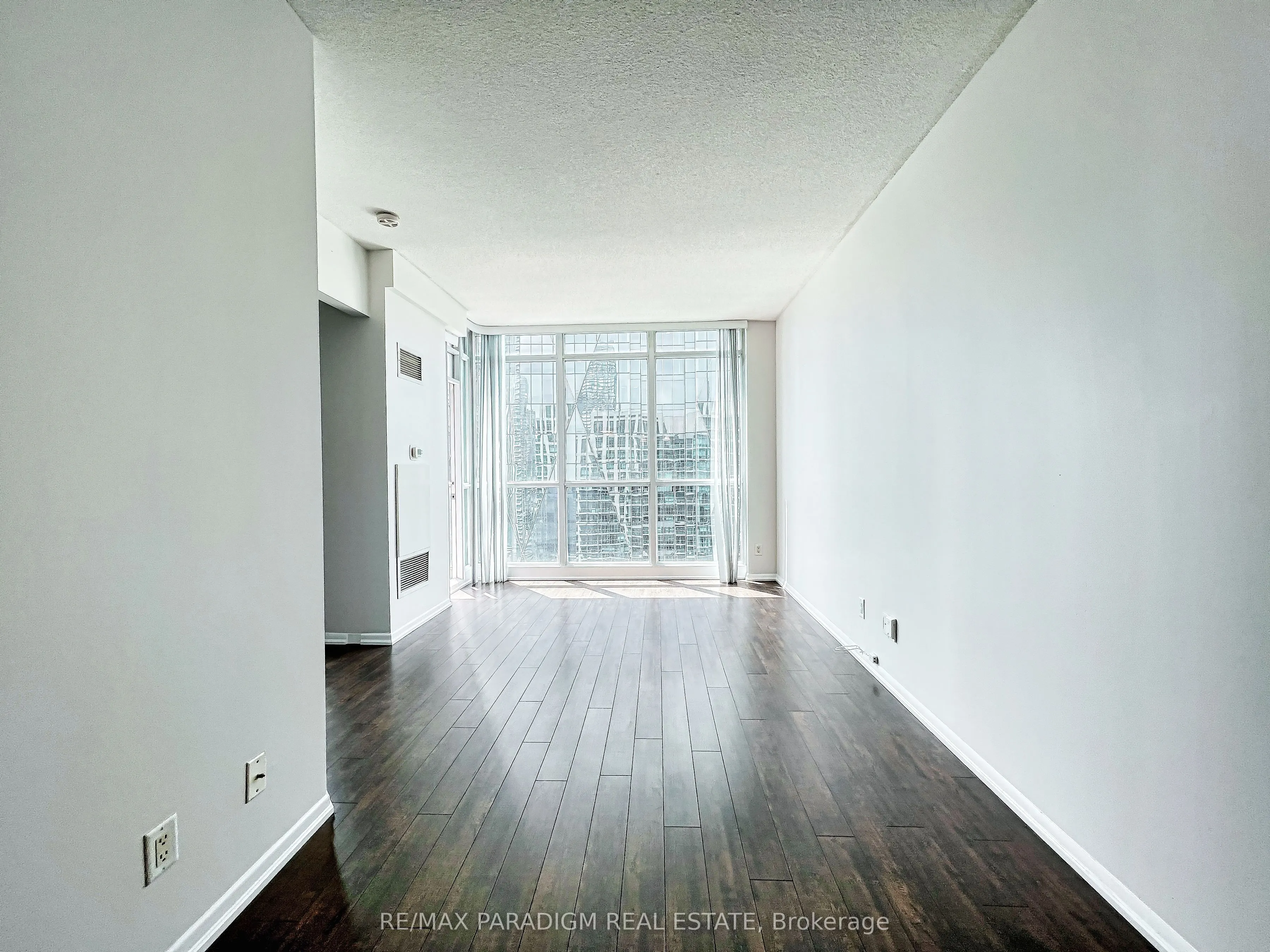 18 Yonge Street, #3713