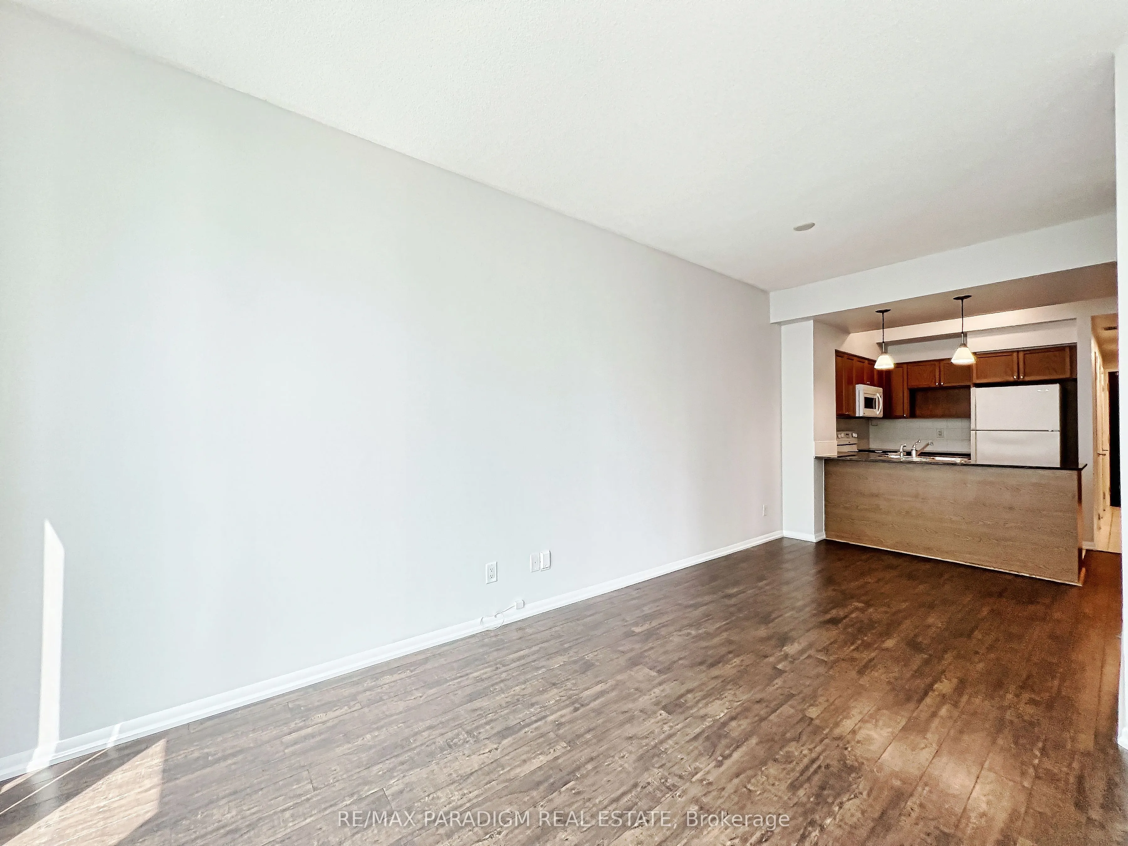 18 Yonge Street, #3713