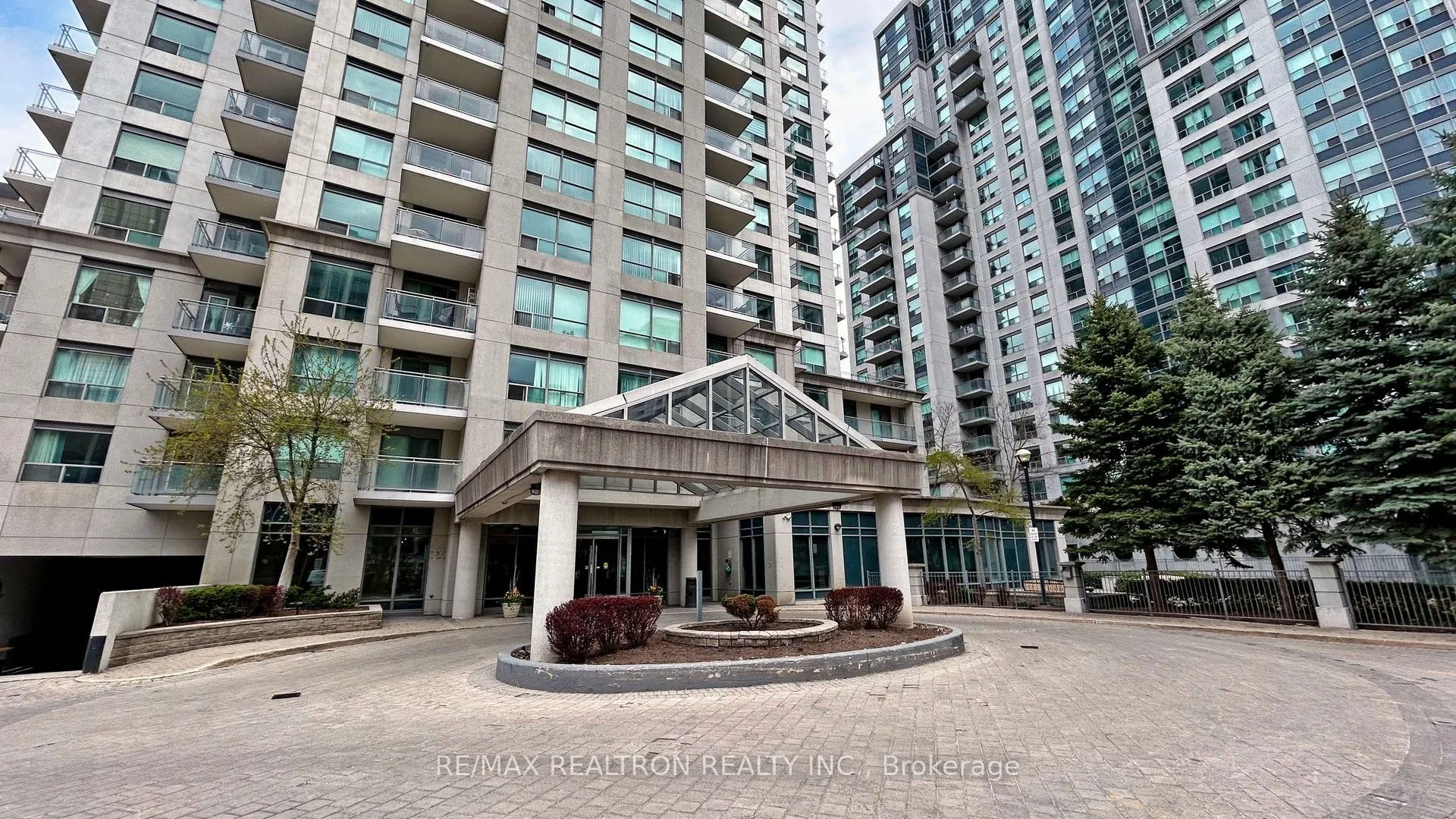 21 Hillcrest Avenue, #2007