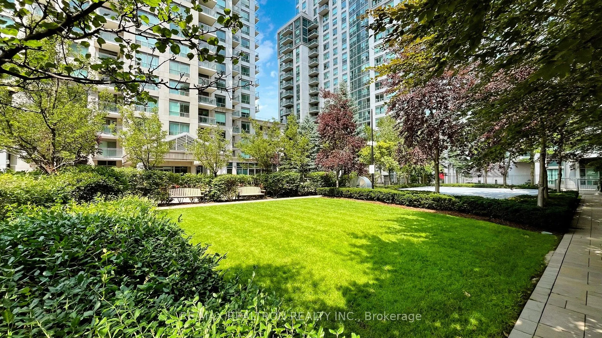 21 Hillcrest Avenue, #2007