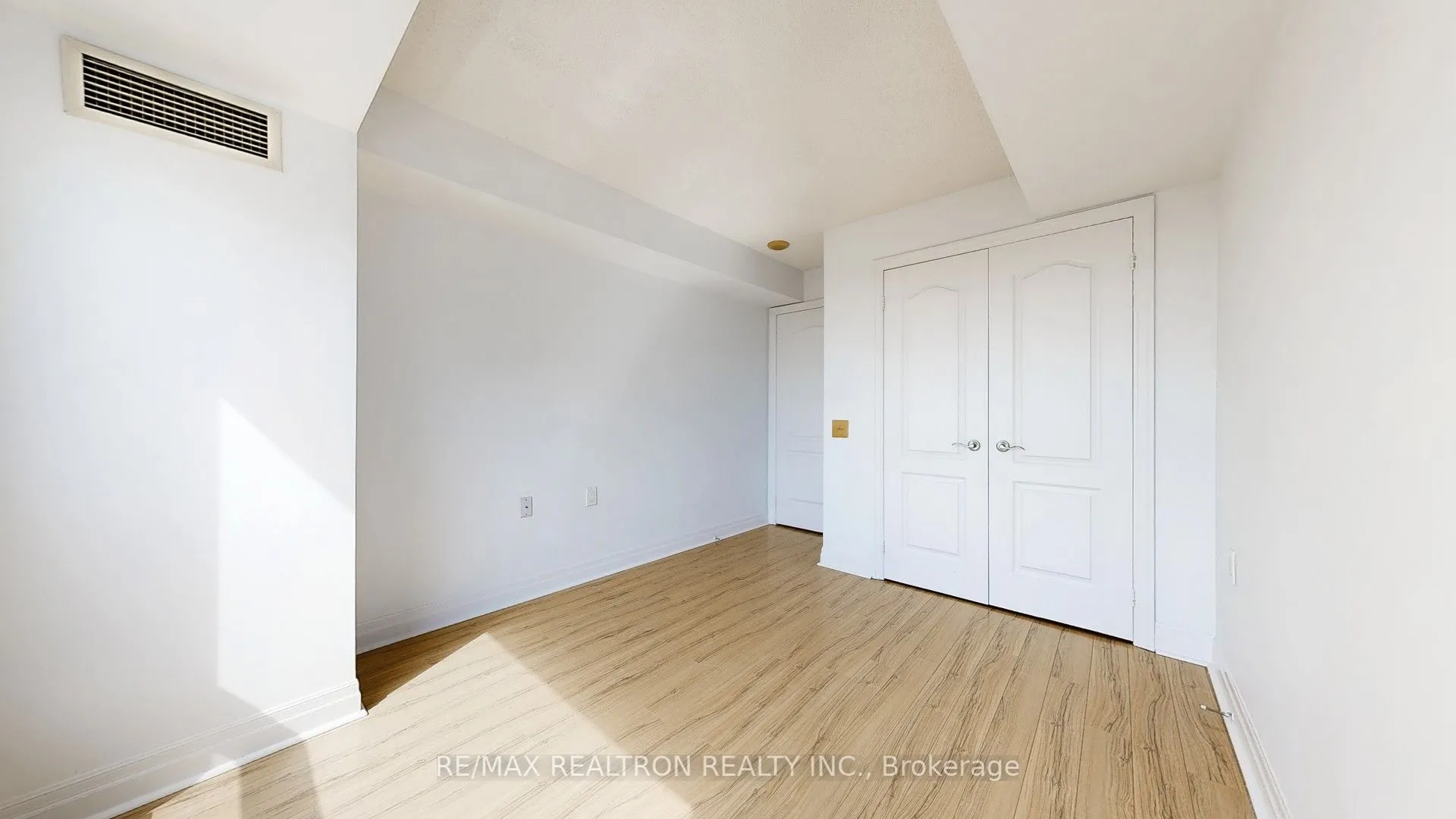 21 Hillcrest Avenue, #2007