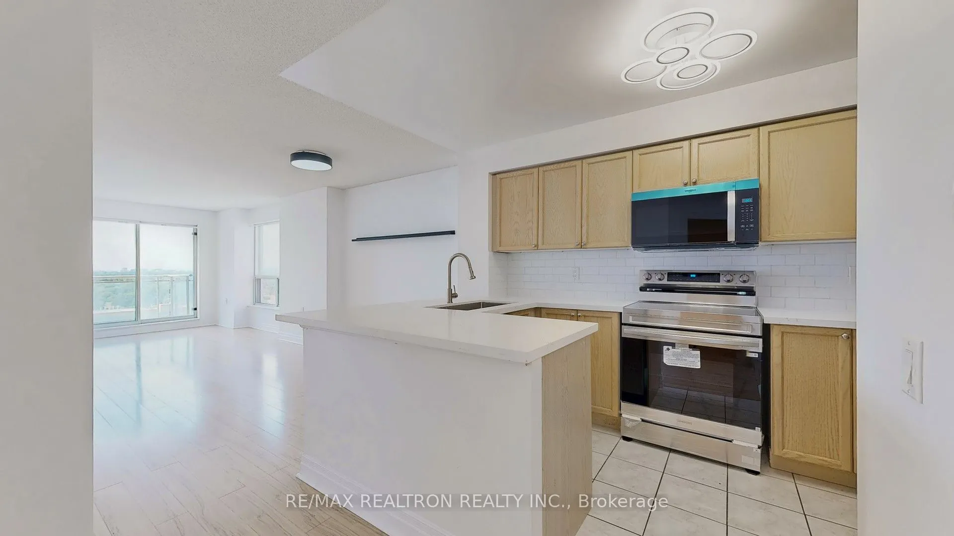 21 Hillcrest Avenue, #2007