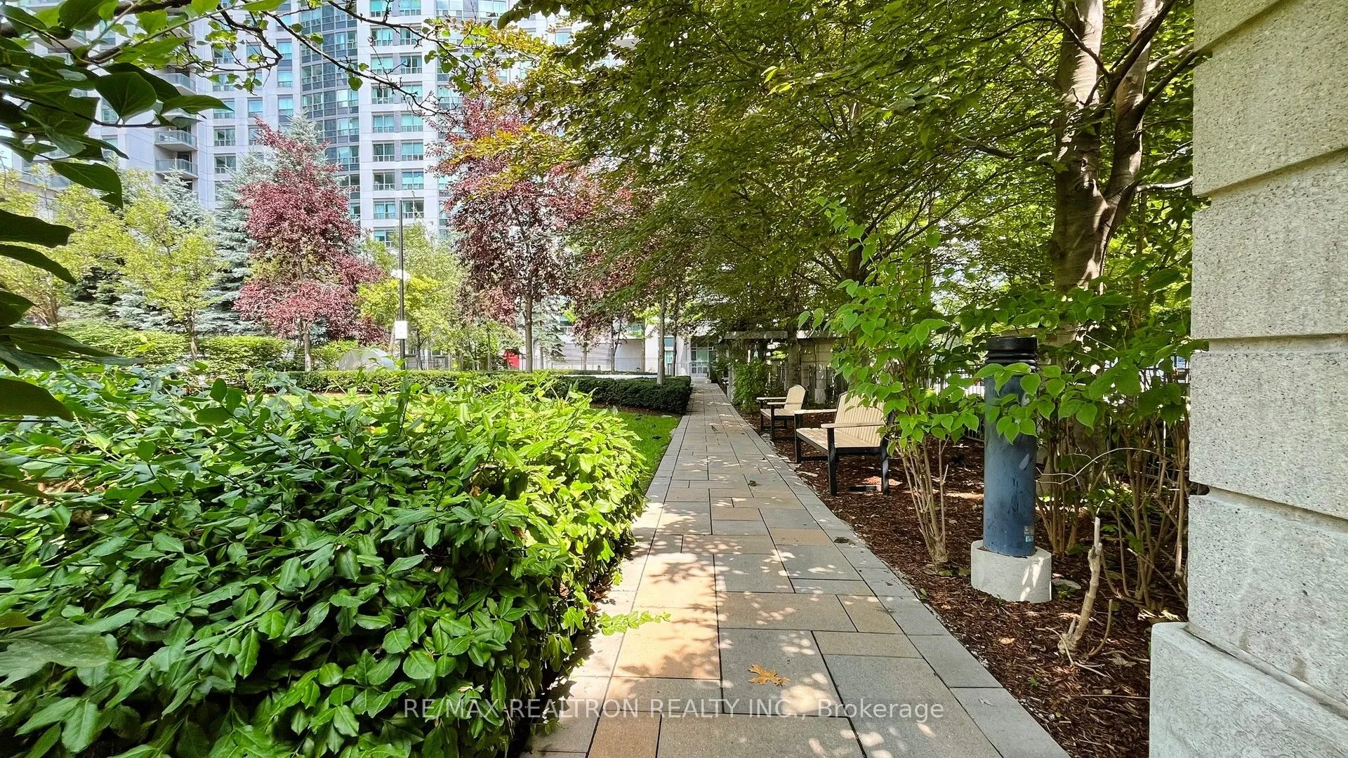 21 Hillcrest Avenue, #2007