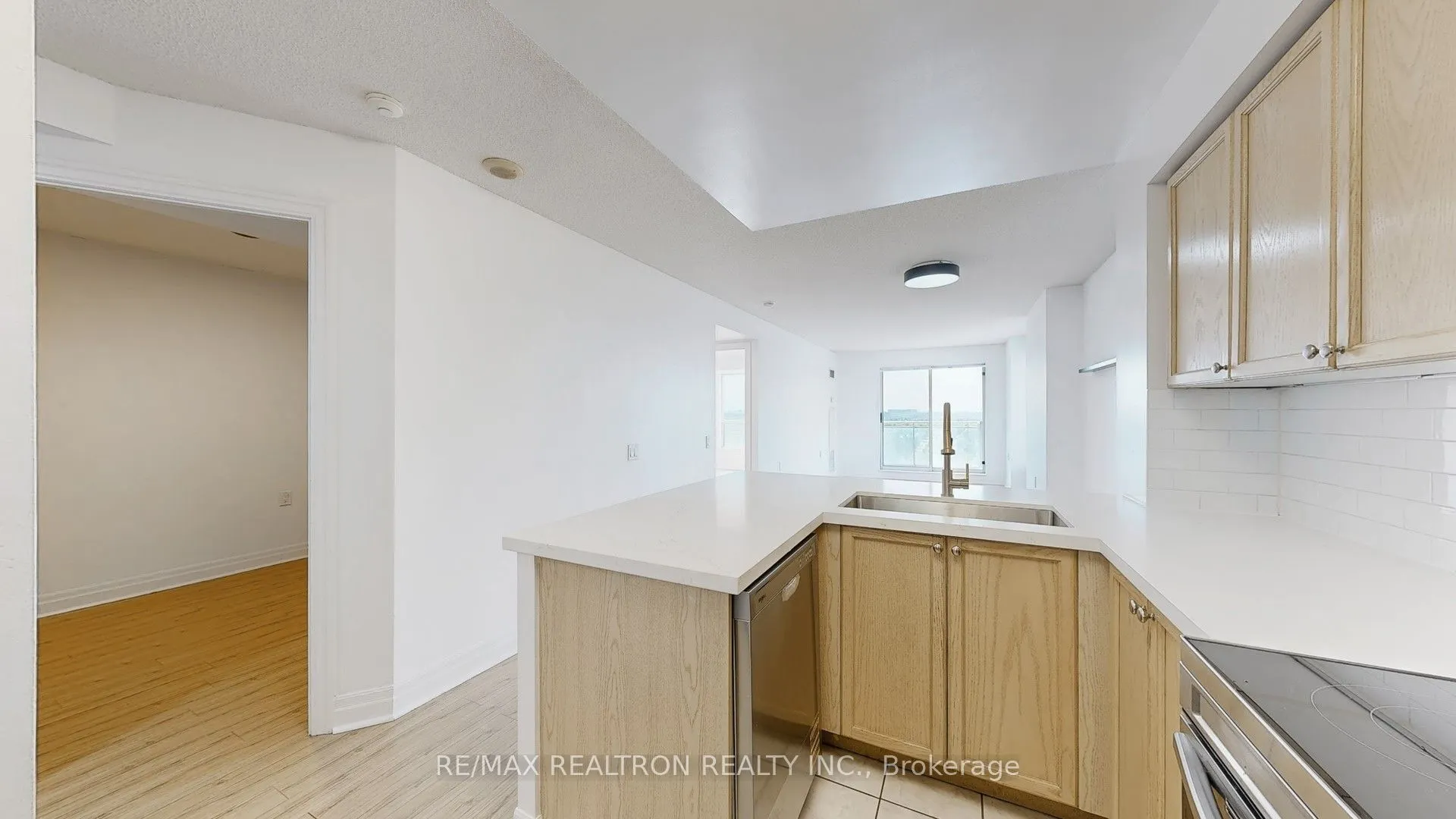 21 Hillcrest Avenue, #2007