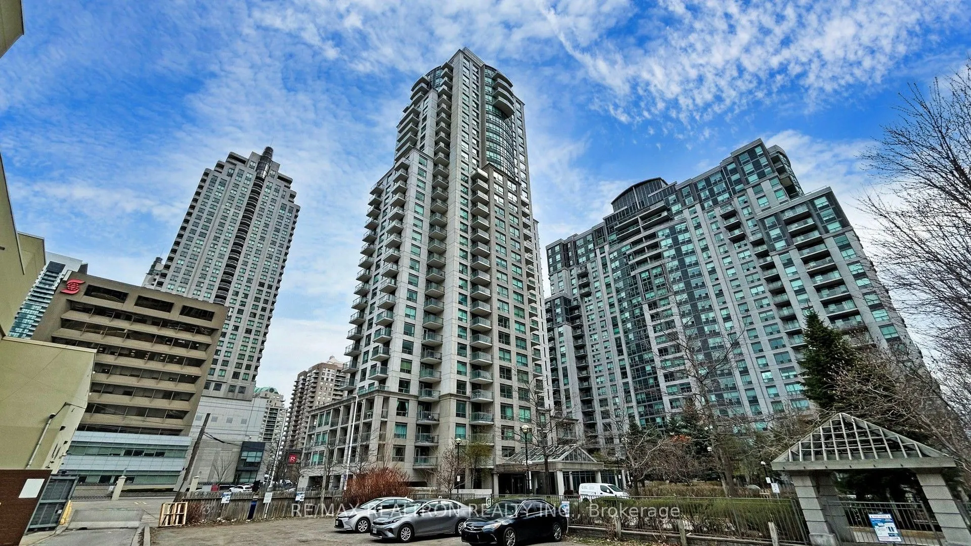 21 Hillcrest Avenue, #2007