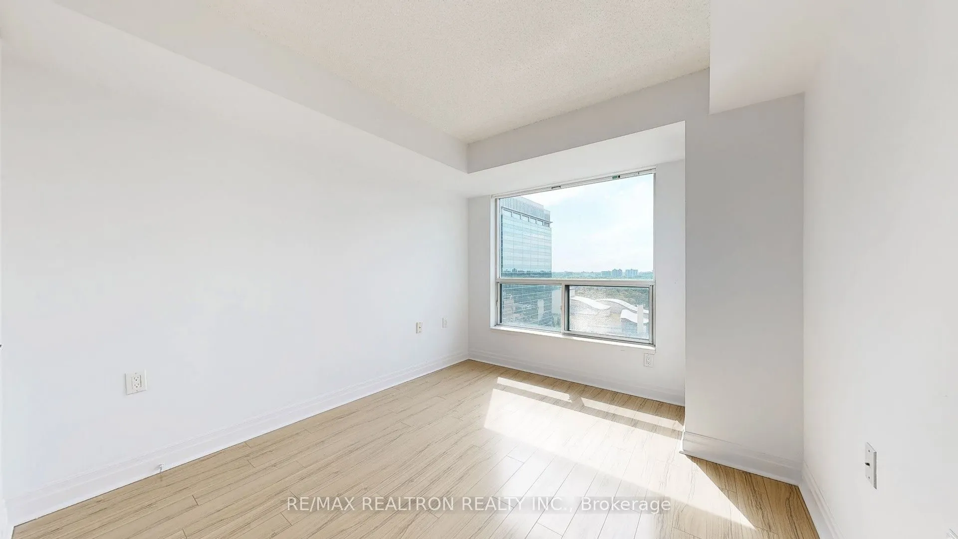 21 Hillcrest Avenue, #2007