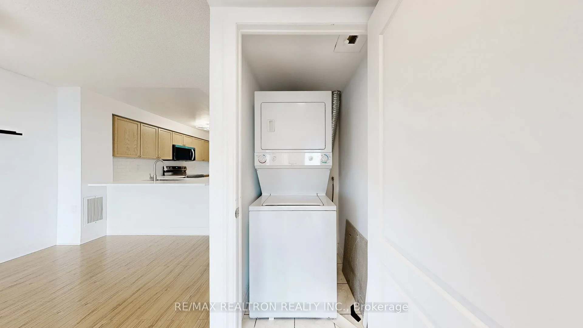 21 Hillcrest Avenue, #2007