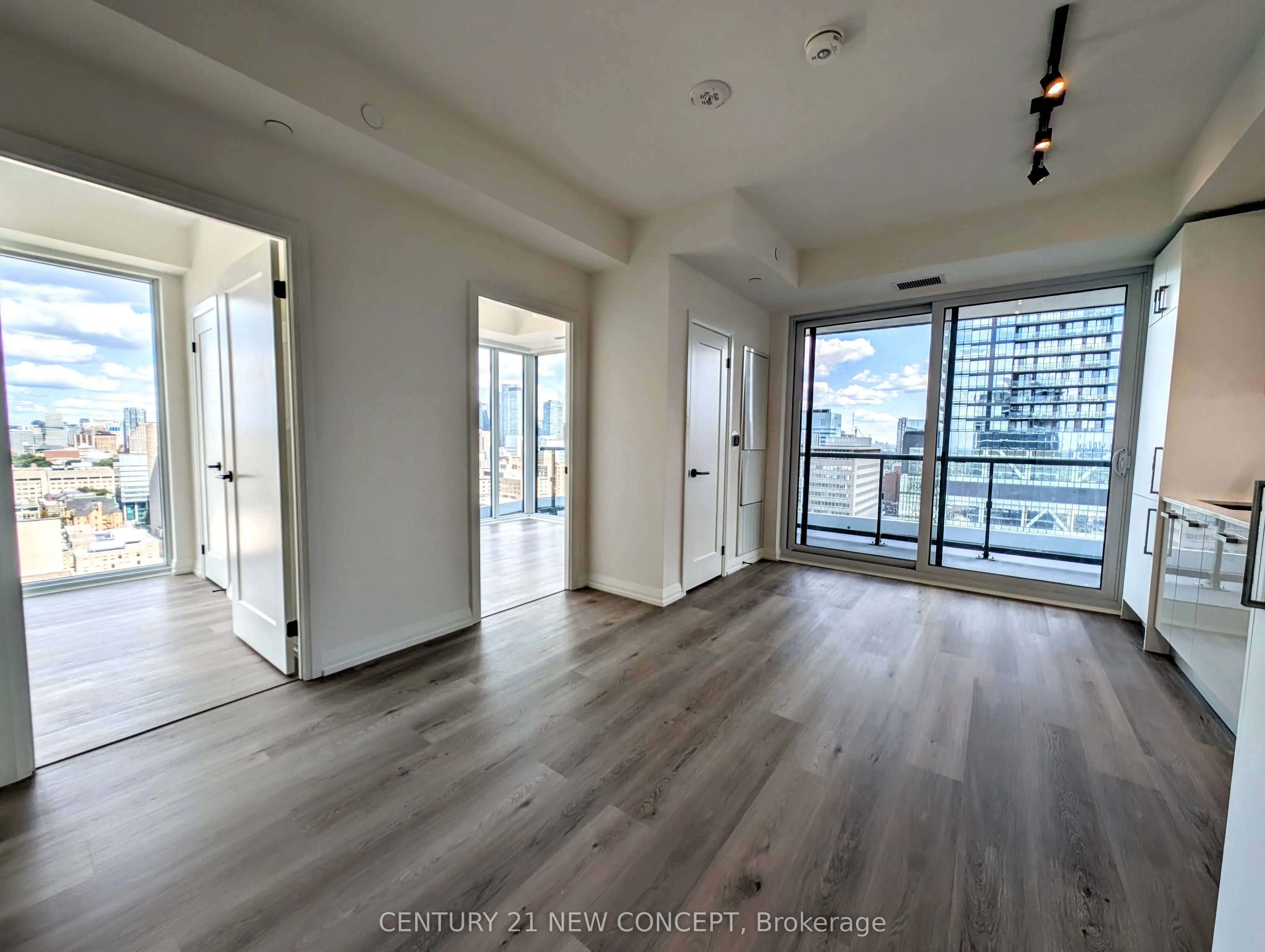 280 Dundas Street W, #2703