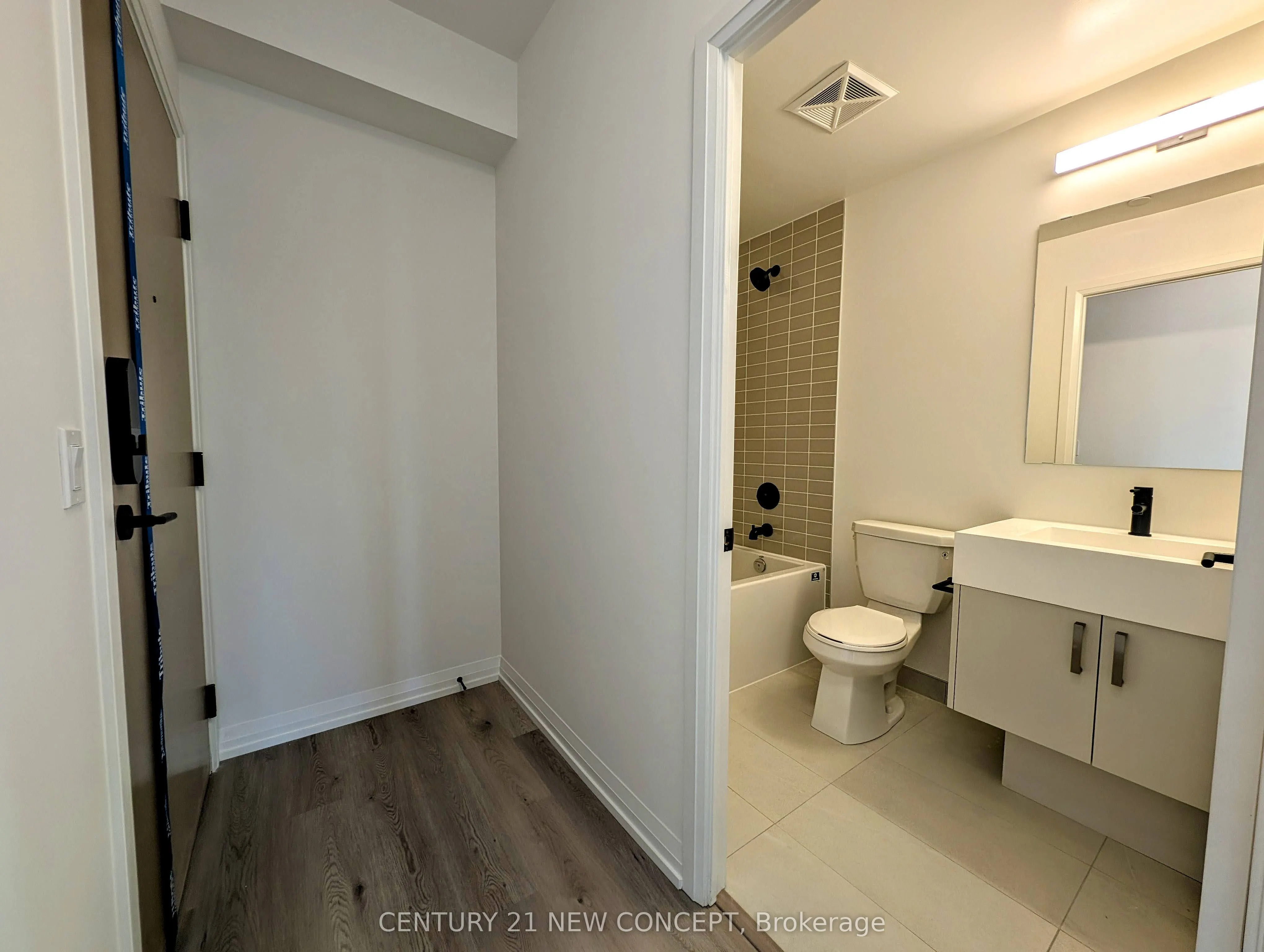 280 Dundas Street W, #2703