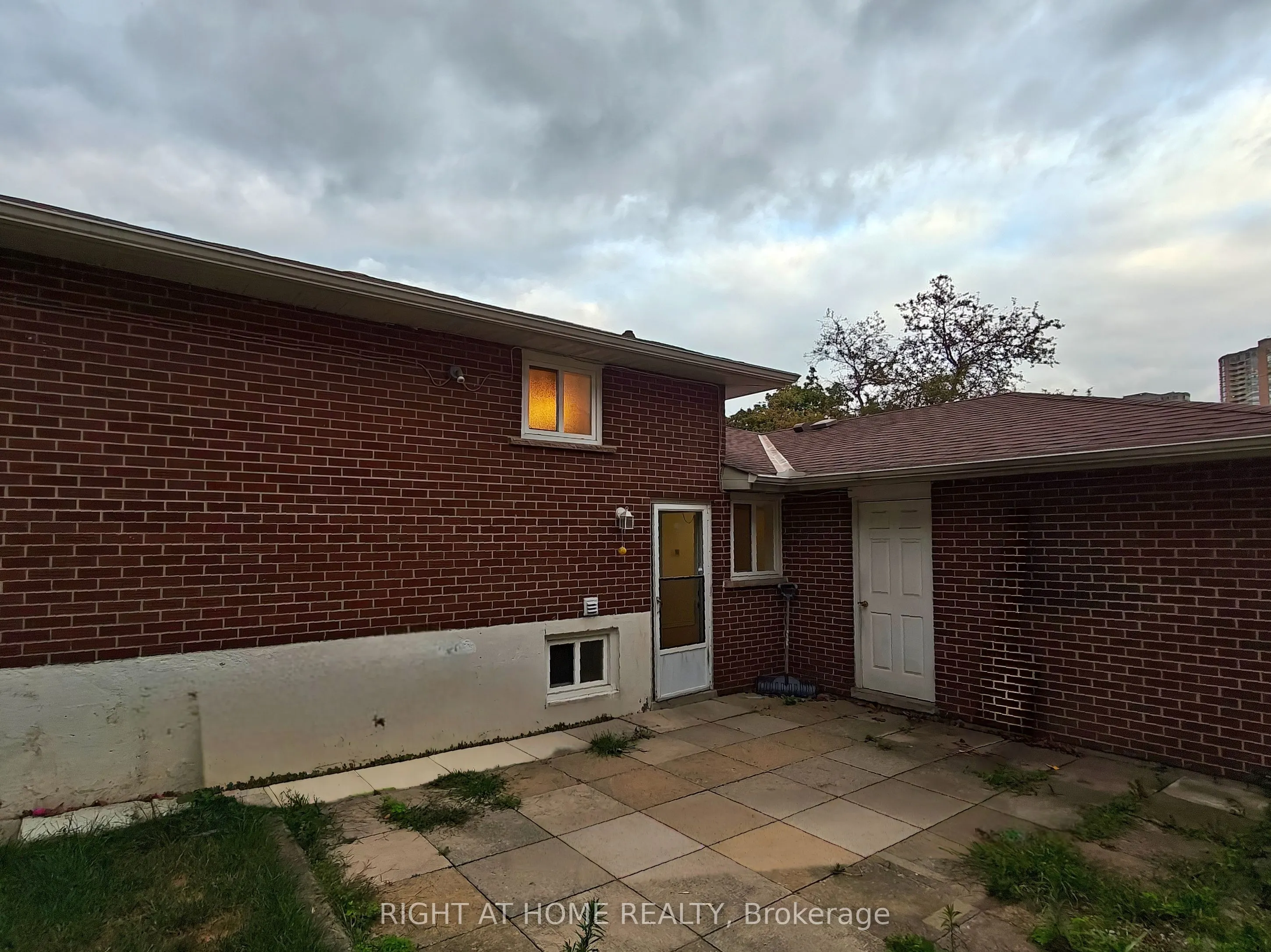 182 mcnicoll Avenue