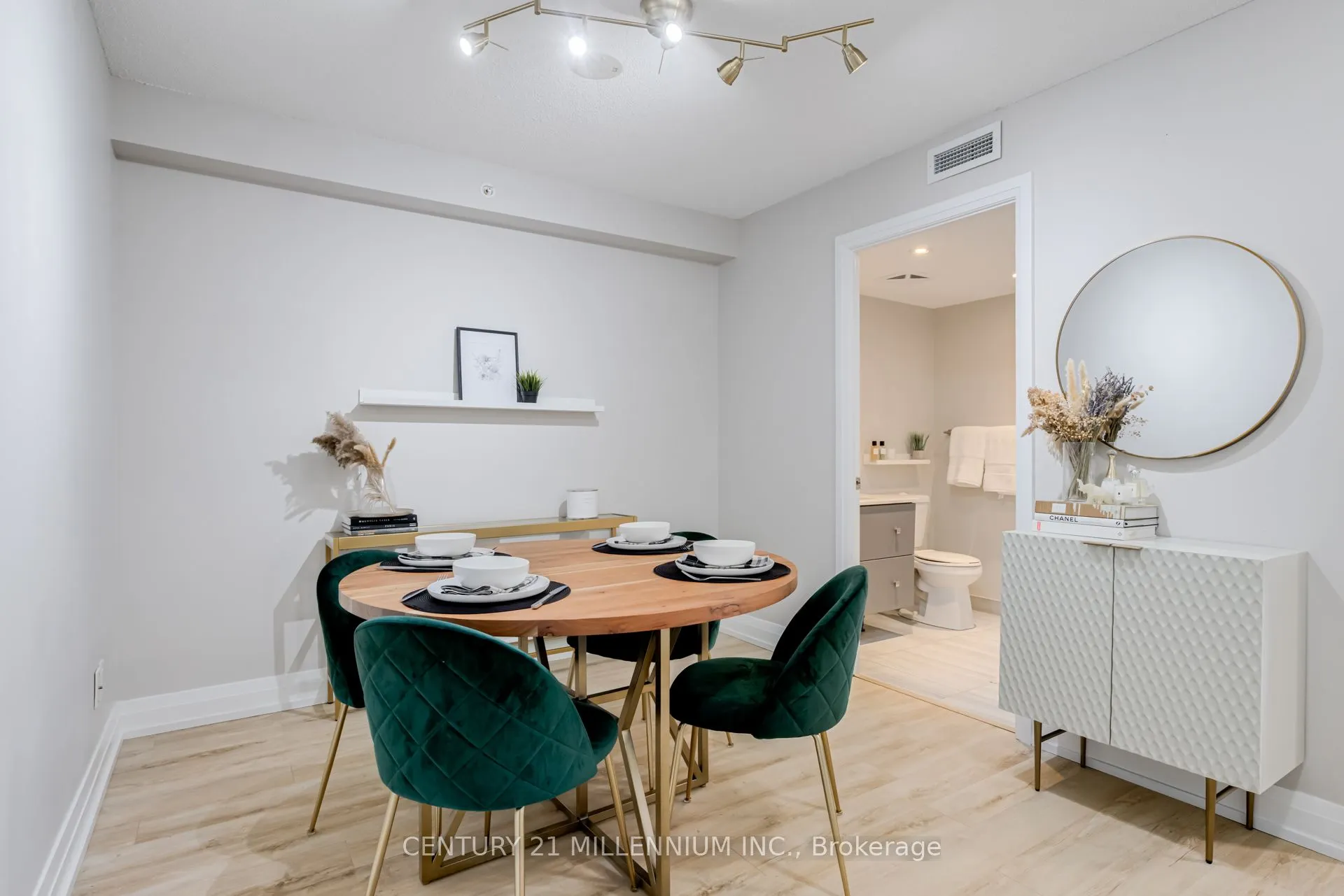 565 Wilson Avenue, #513