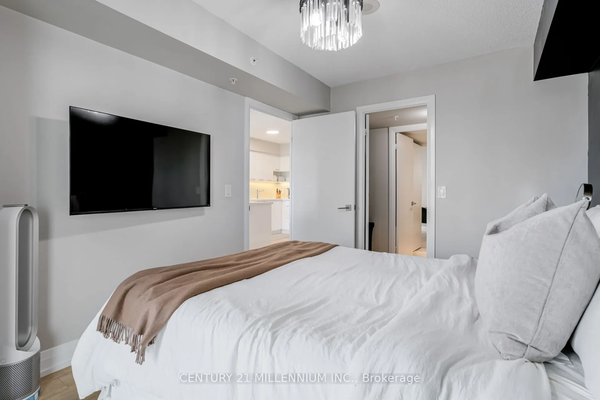 565 Wilson Avenue, #513