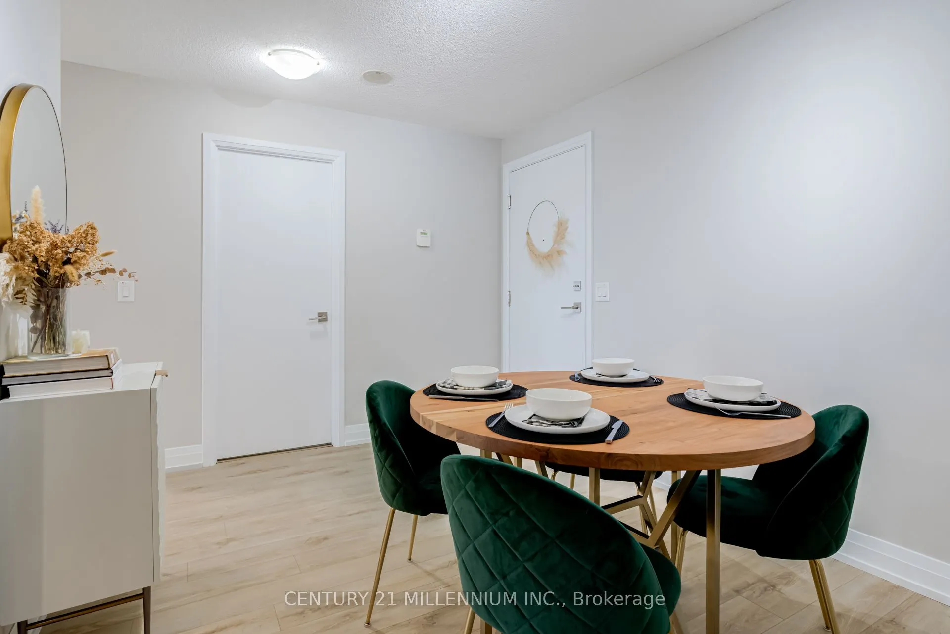 565 Wilson Avenue, #513