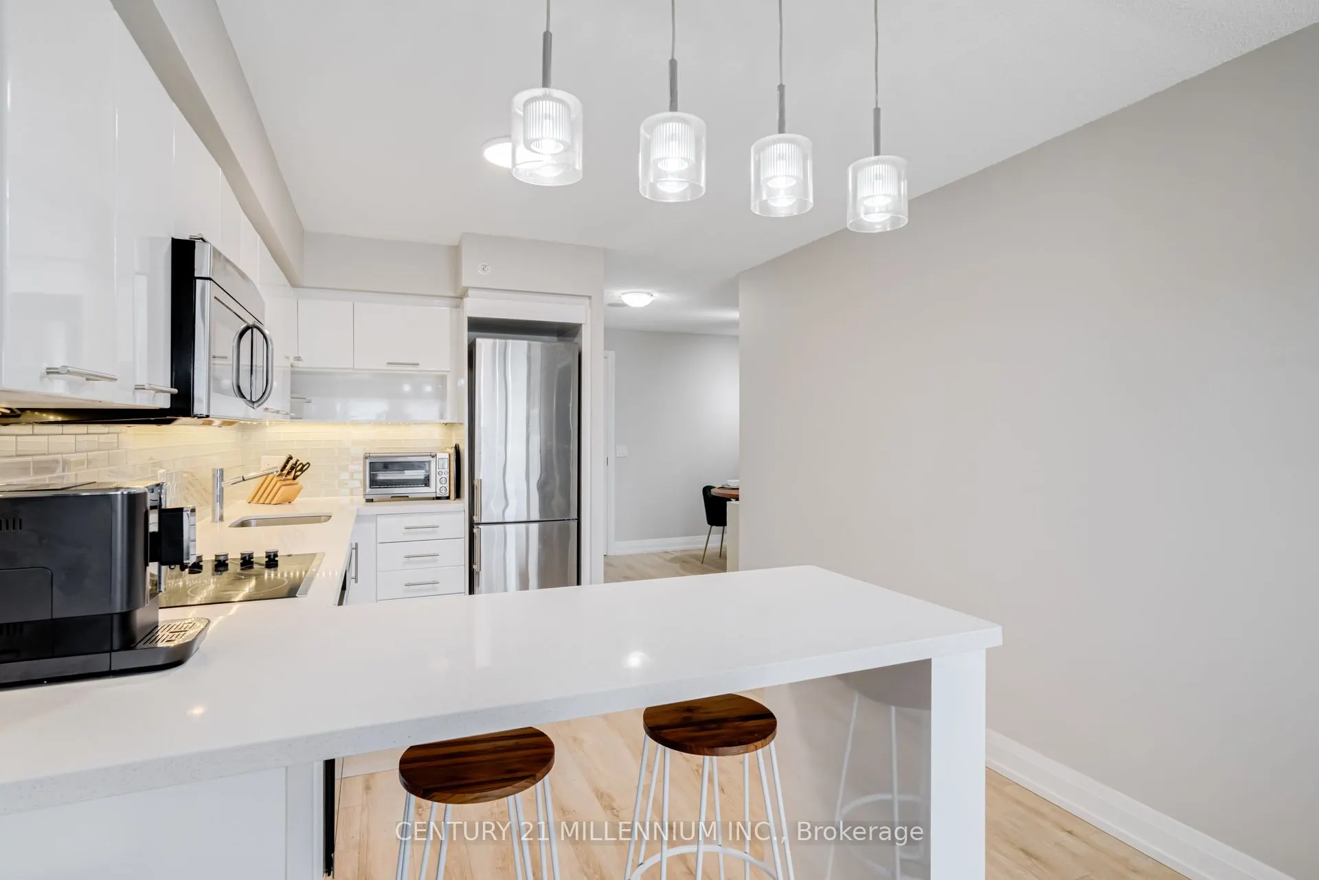 565 Wilson Avenue, #513