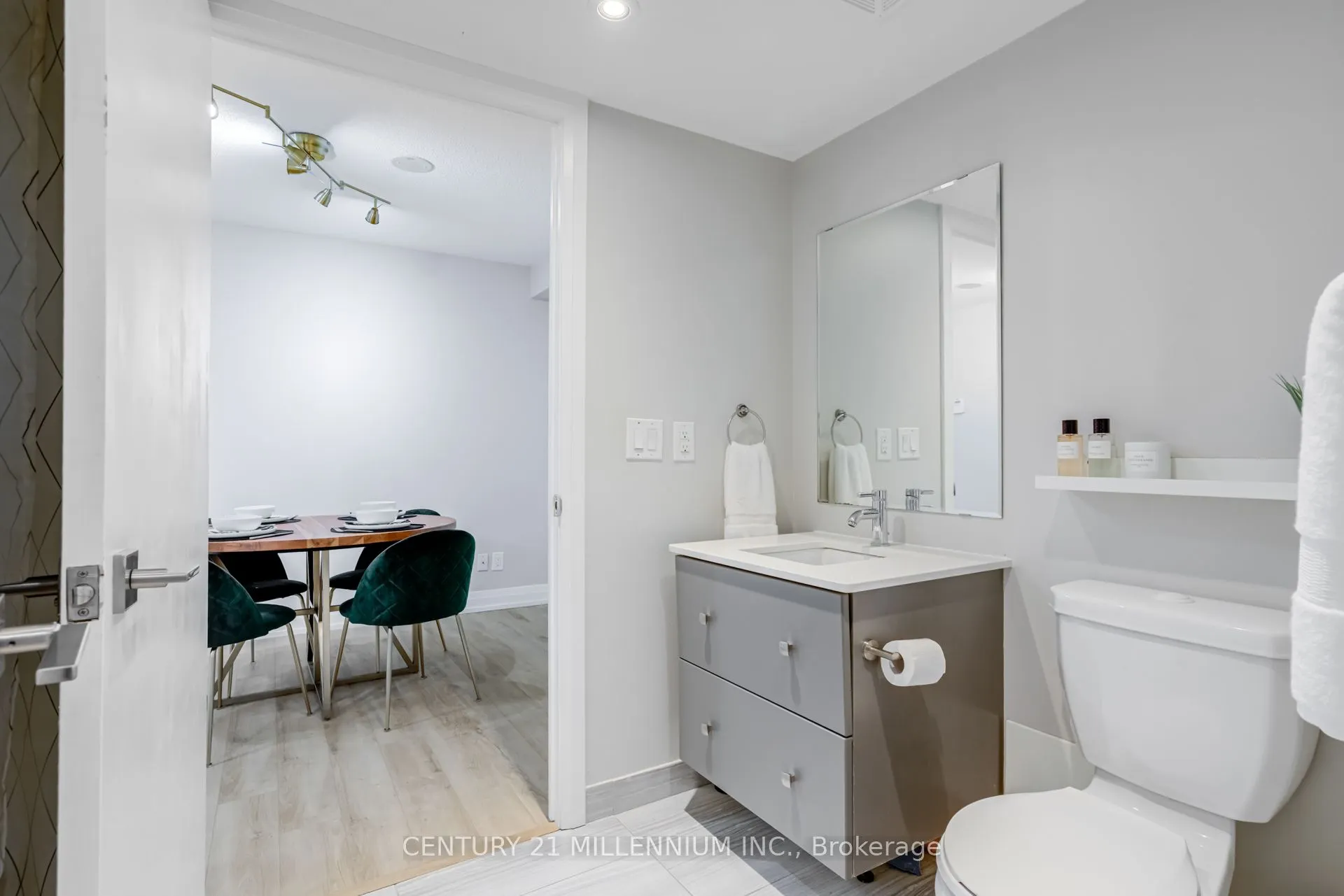 565 Wilson Avenue, #513